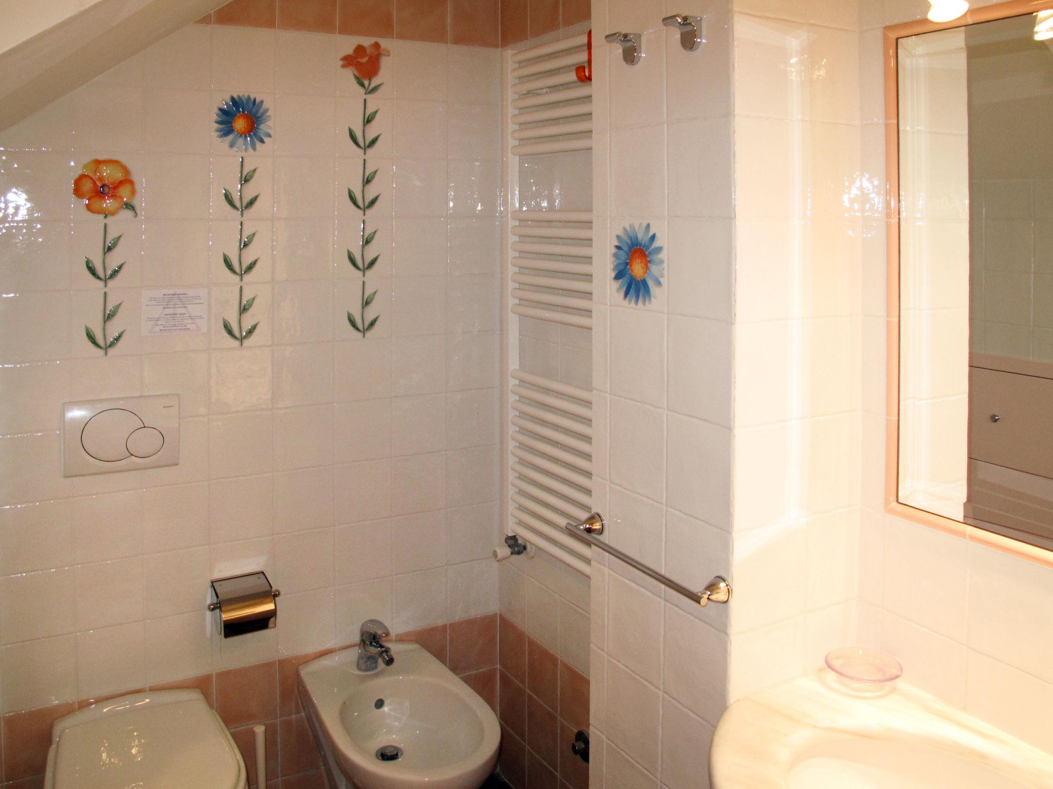 Photo 18 - 3 bedroom House in Camaiore with private pool and garden