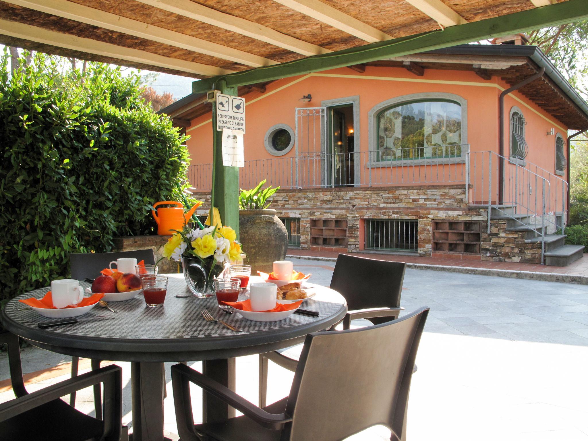 Photo 1 - Maison de 3 chambres à Camaiore avec piscine privée et jardin