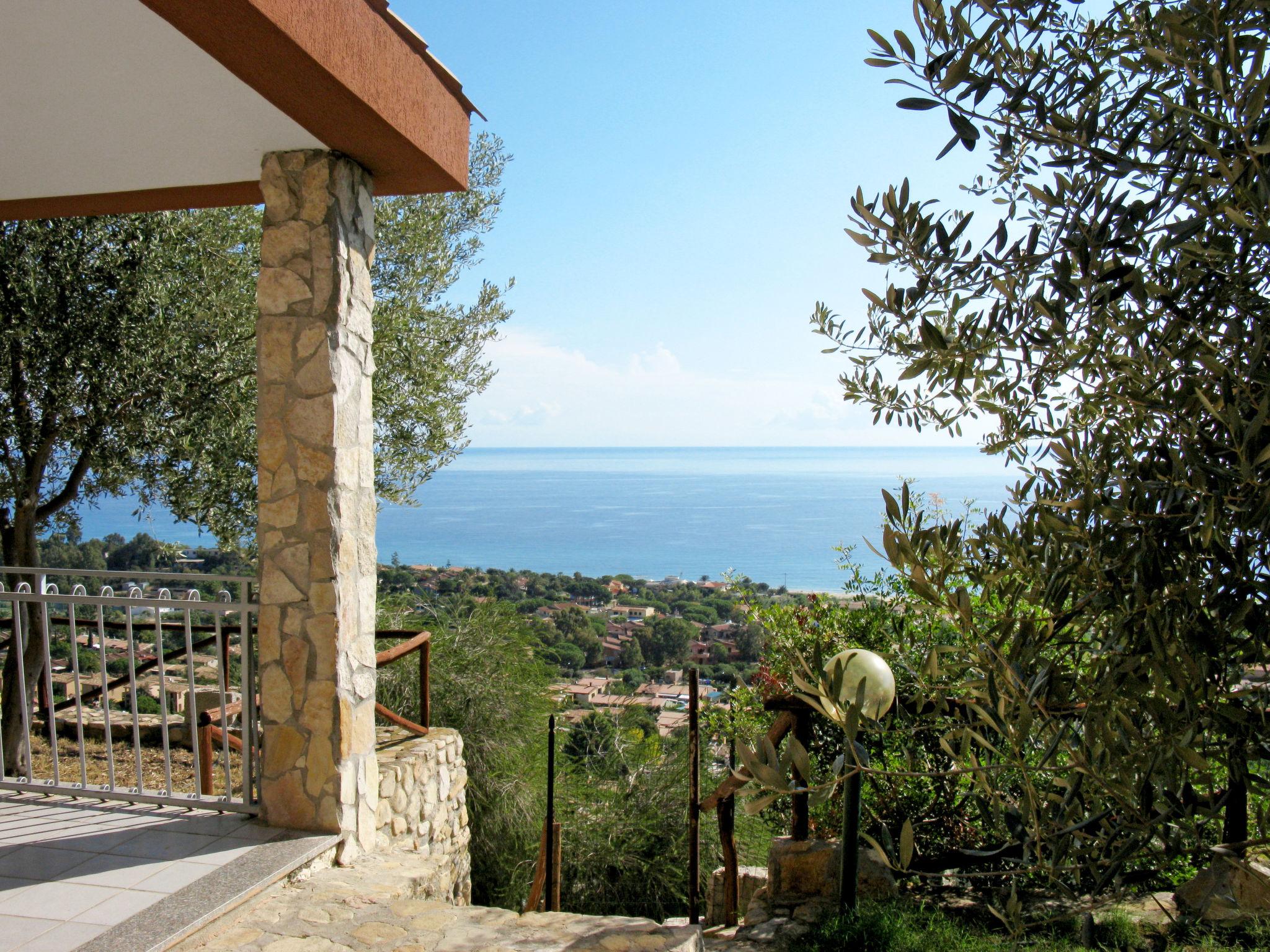 Photo 8 - Maison de 3 chambres à Muravera avec jardin et vues à la mer