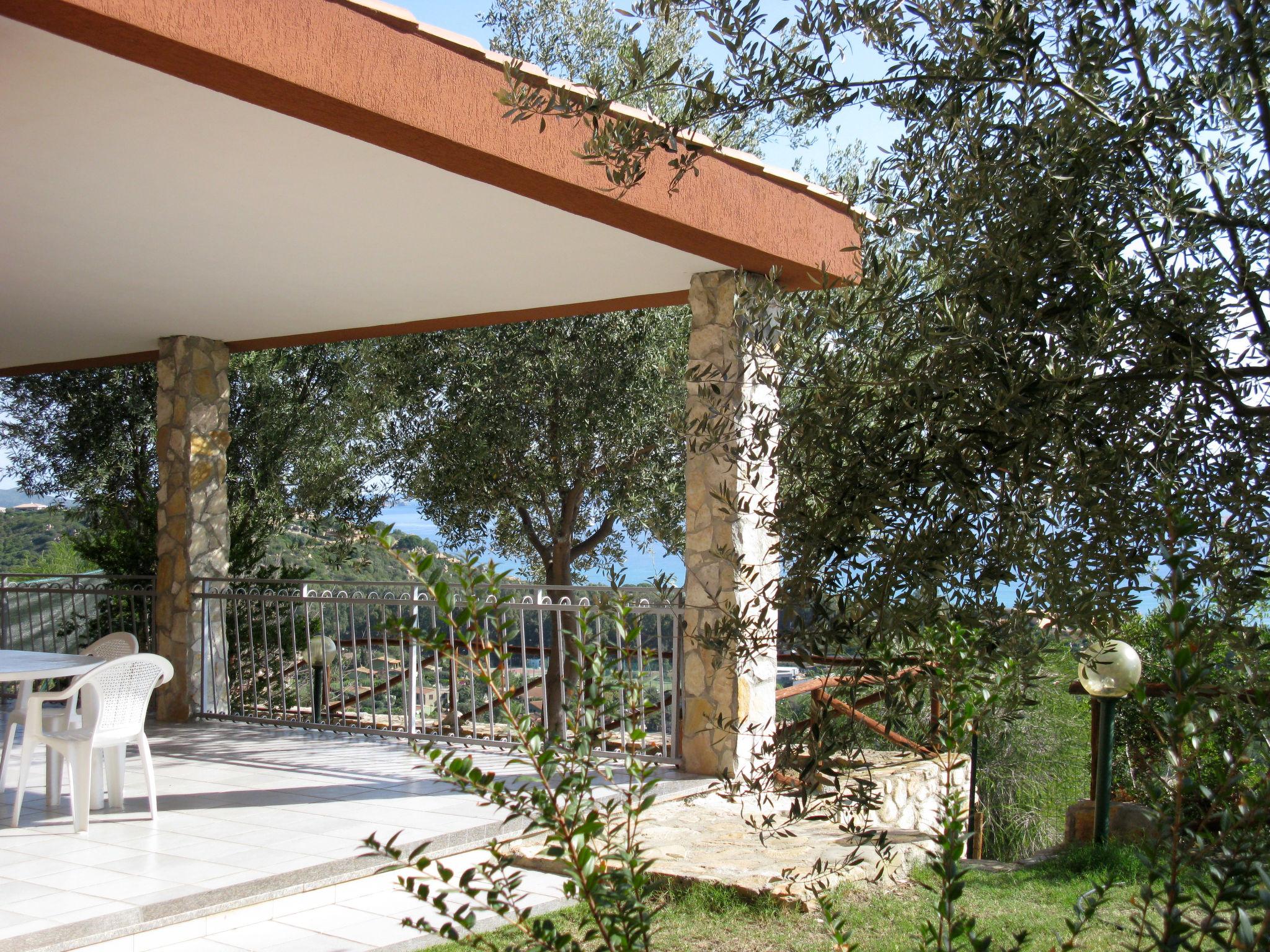 Photo 2 - Maison de 3 chambres à Muravera avec jardin et vues à la mer