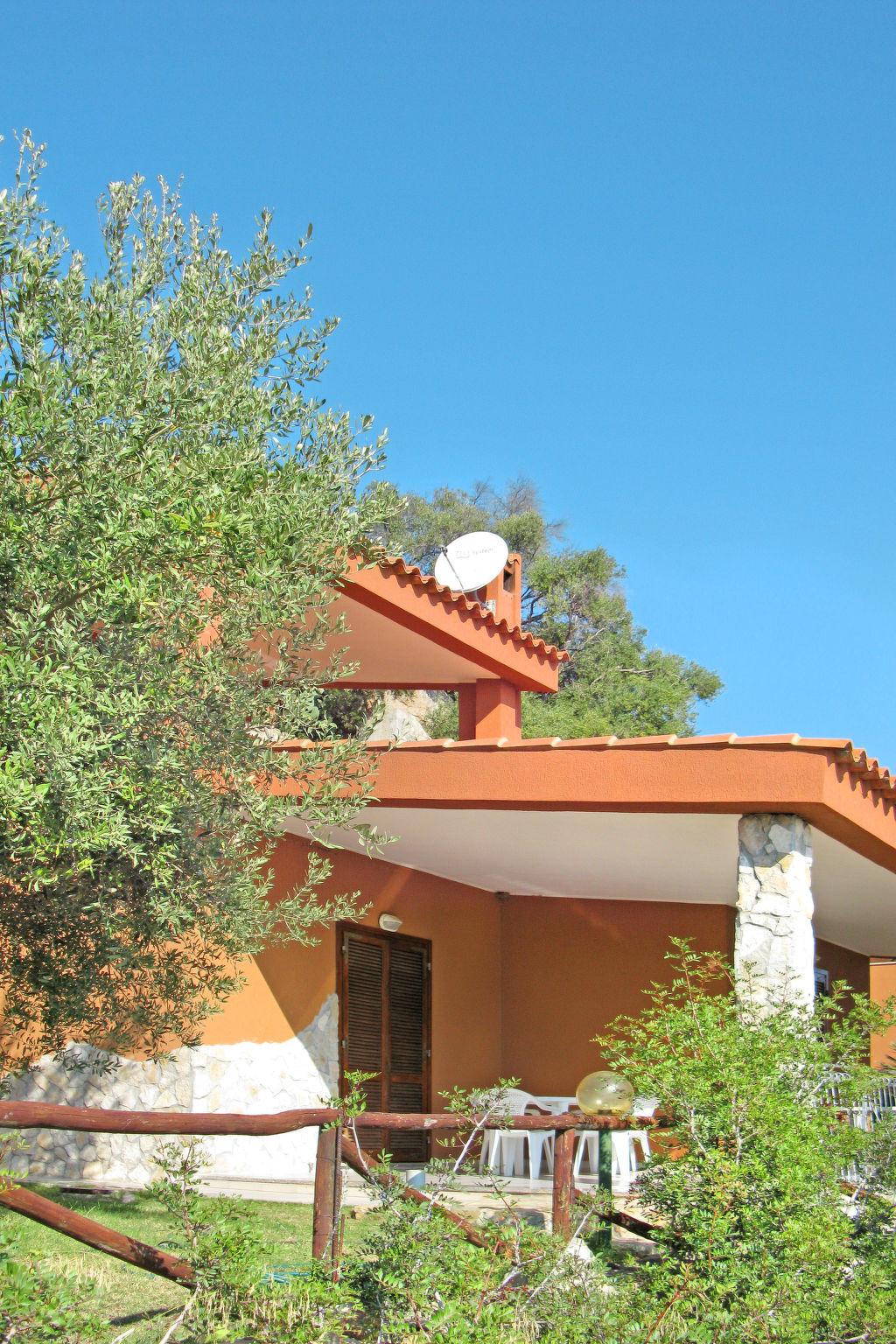 Photo 3 - Maison de 3 chambres à Muravera avec jardin et vues à la mer