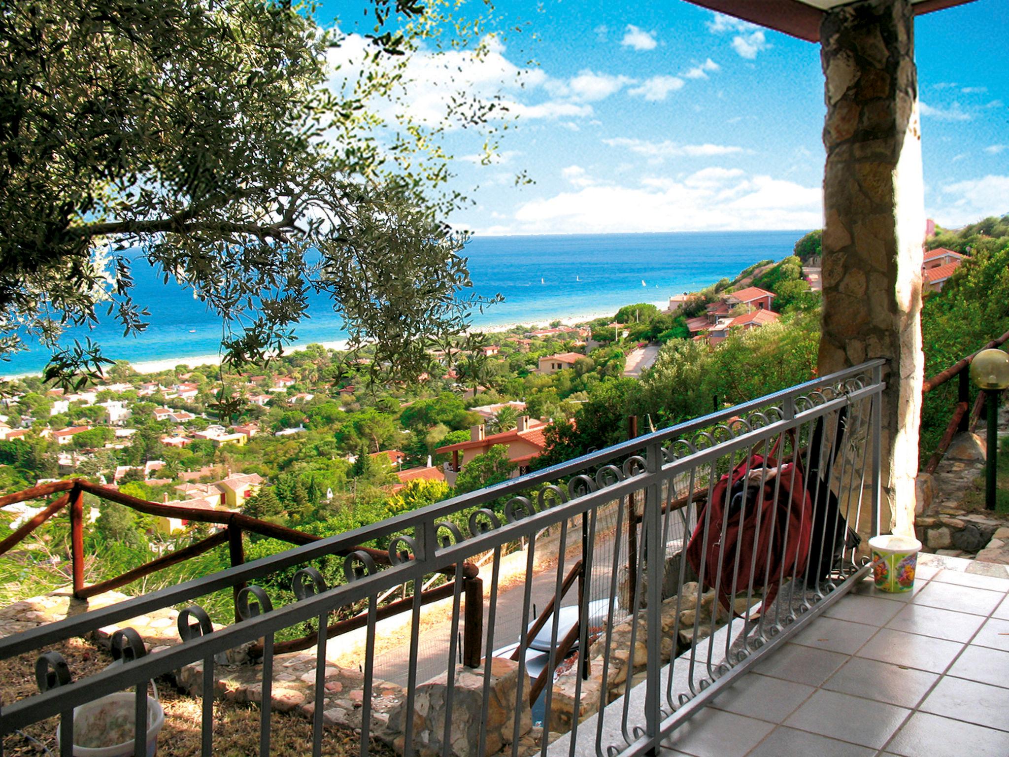 Photo 1 - Maison de 3 chambres à Muravera avec jardin et vues à la mer