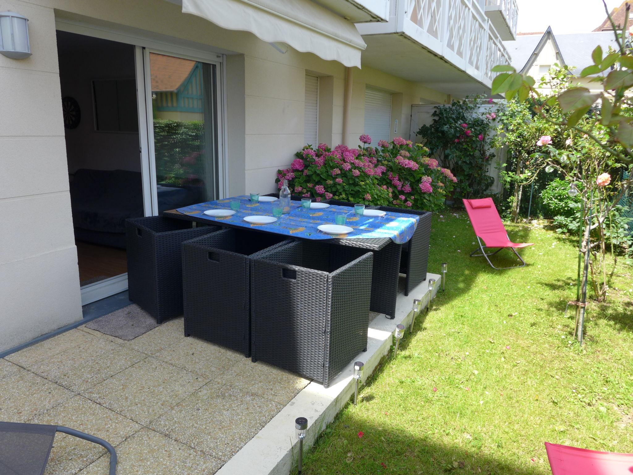 Photo 16 - 2 bedroom Apartment in Cabourg with garden