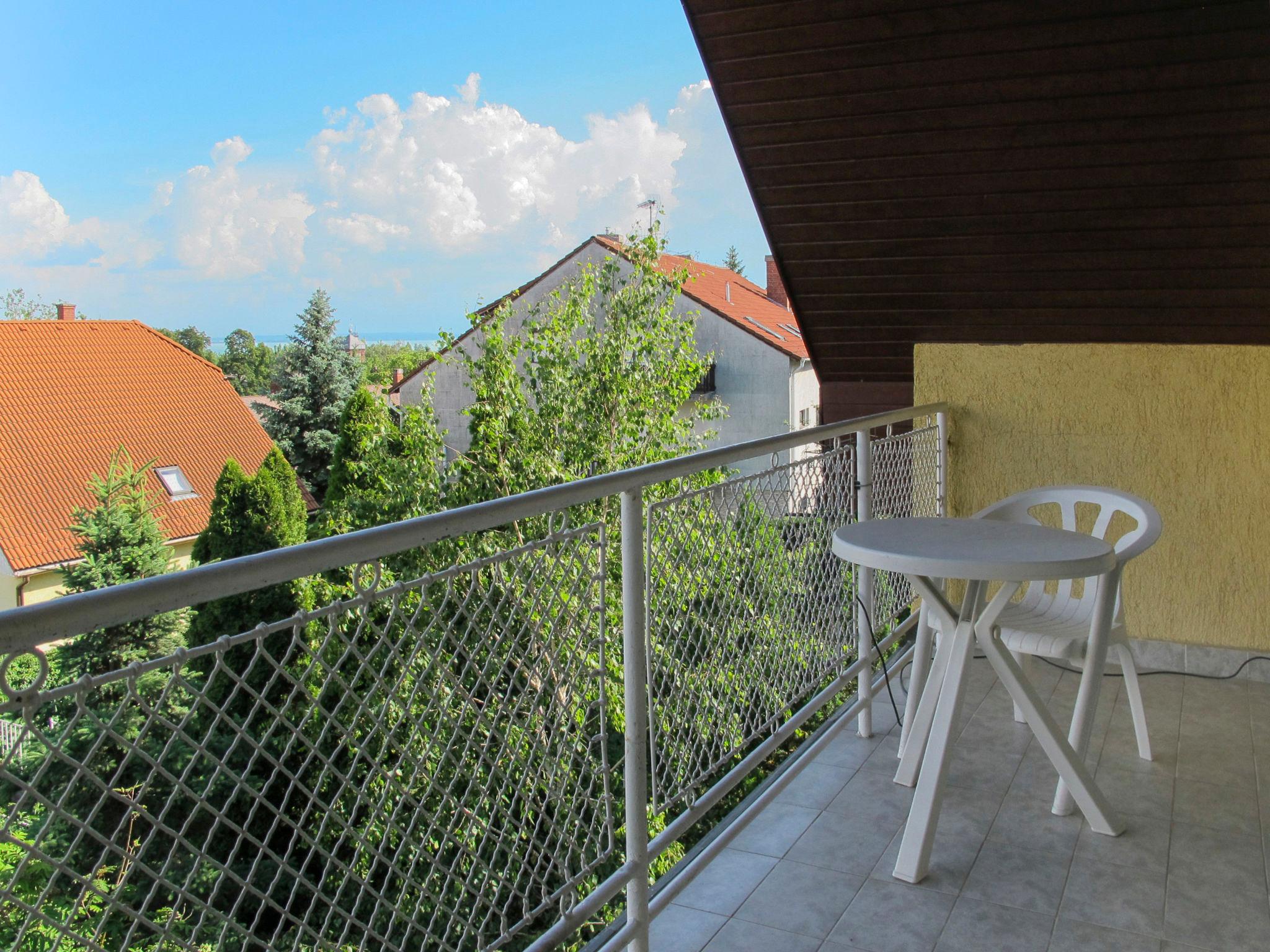 Foto 7 - Haus mit 5 Schlafzimmern in Balatonalmádi mit garten und blick auf die berge