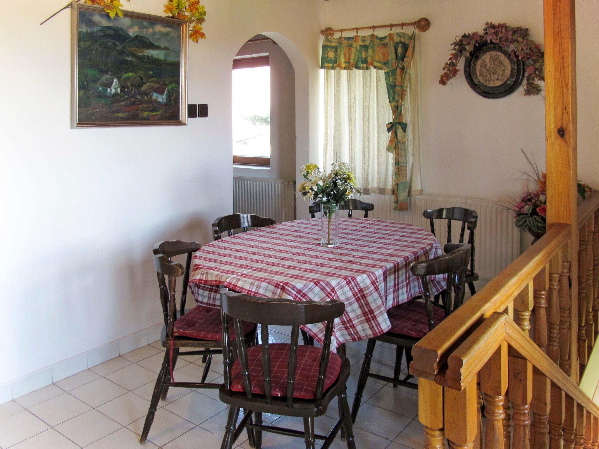 Photo 3 - 5 bedroom House in Balatonalmádi with garden and mountain view