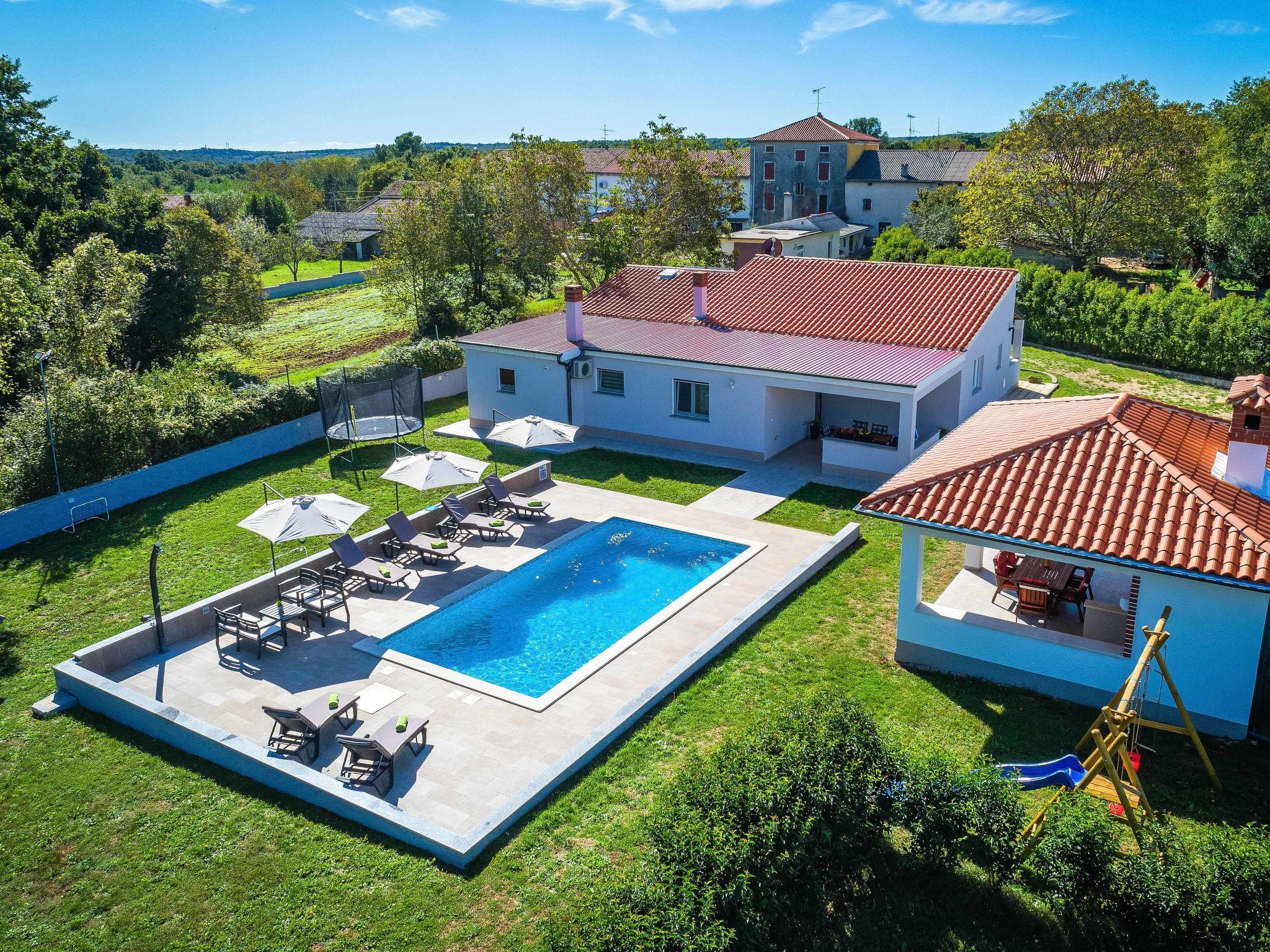 Photo 10 - Maison de 3 chambres à Marčana avec piscine privée et jardin