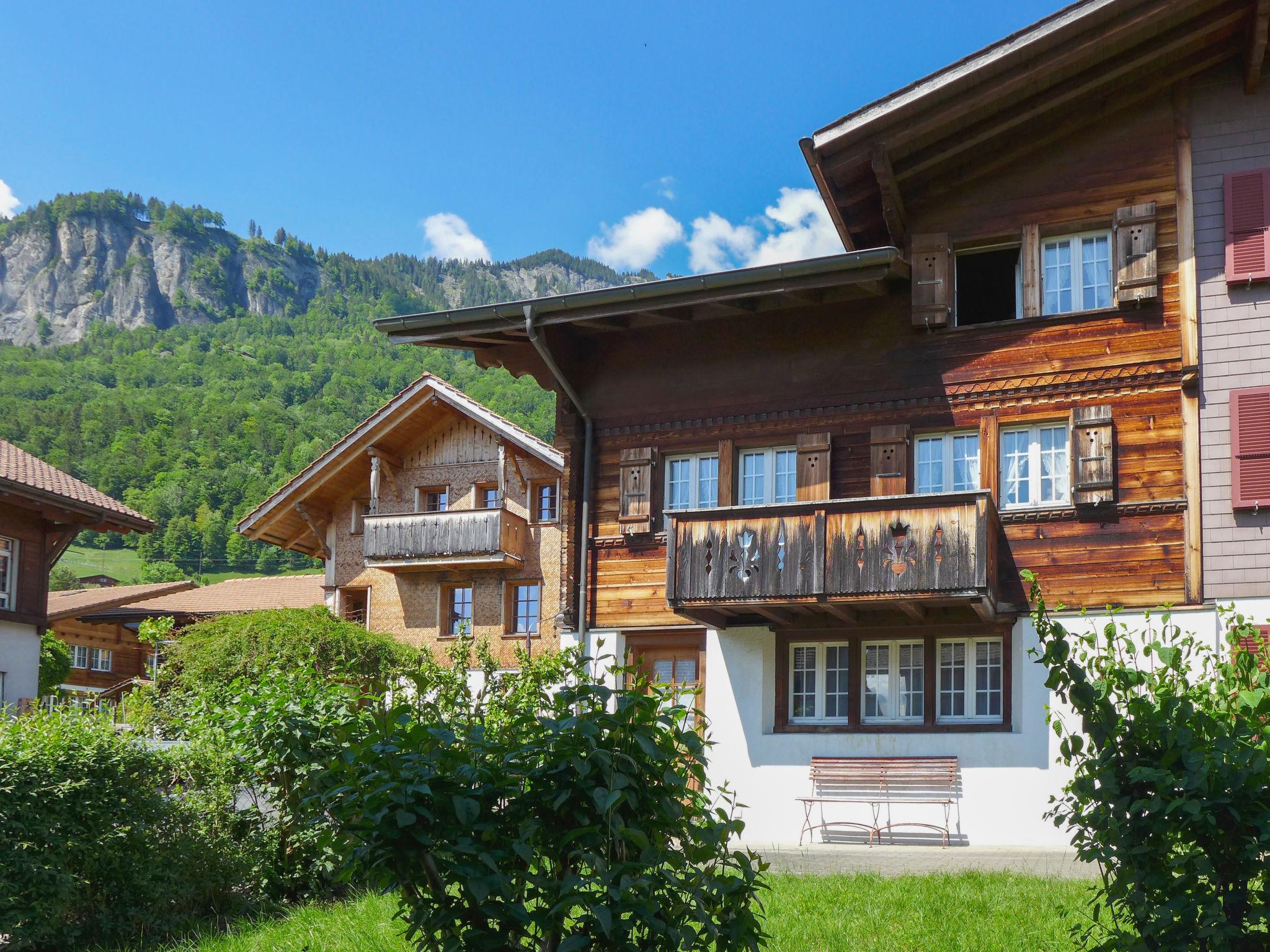 Foto 1 - Casa de 1 habitación en Brienz con vistas a la montaña