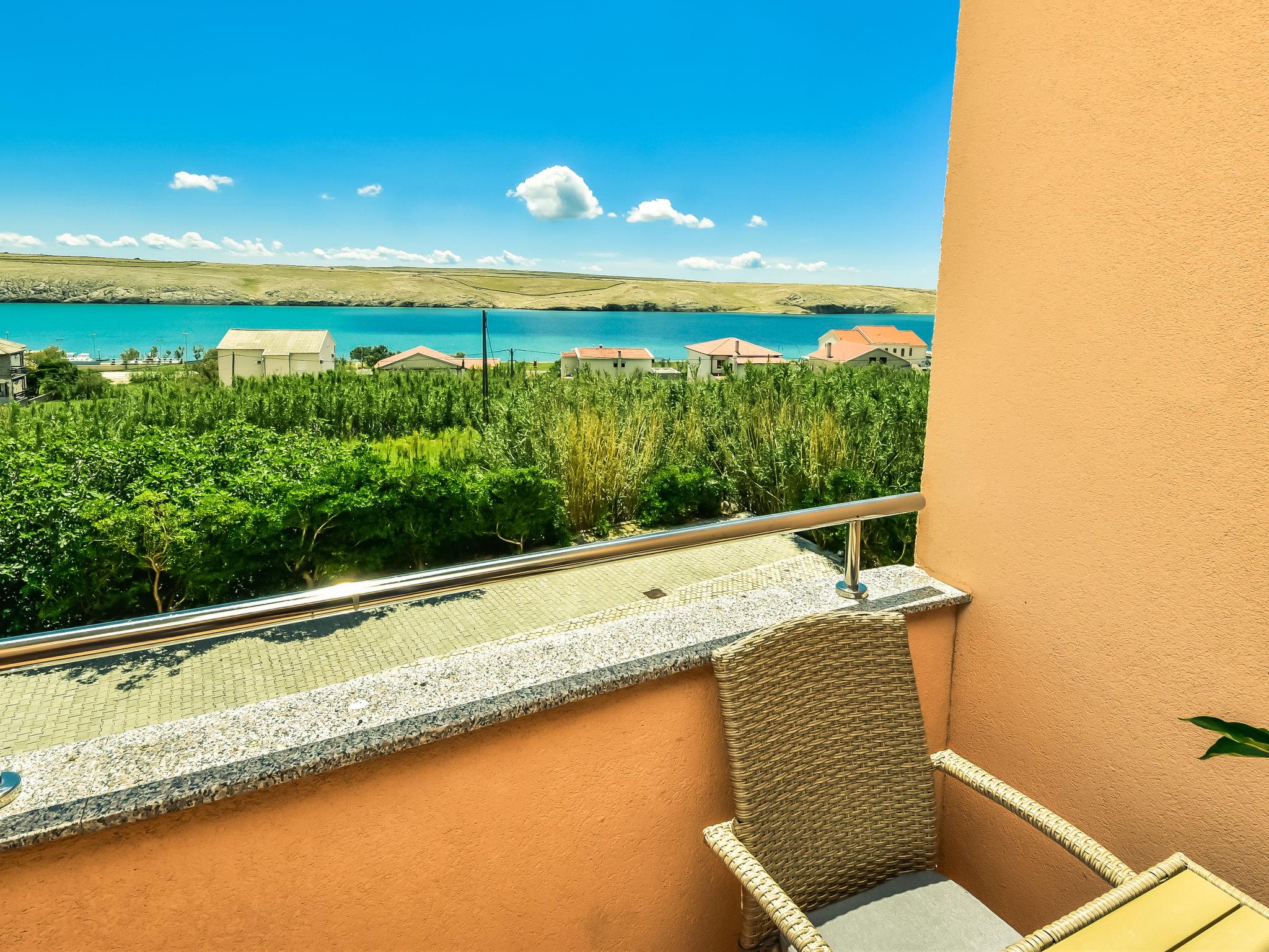 Foto 4 - Apartment mit 1 Schlafzimmer in Pag mit schwimmbad und terrasse