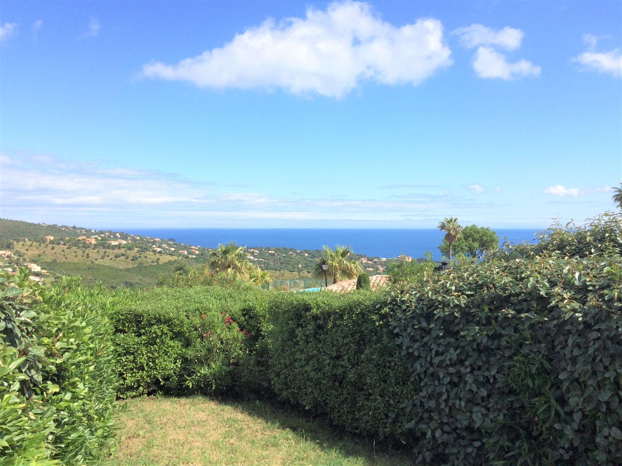 Photo 18 - 2 bedroom Apartment in Roquebrune-sur-Argens with private pool and sea view