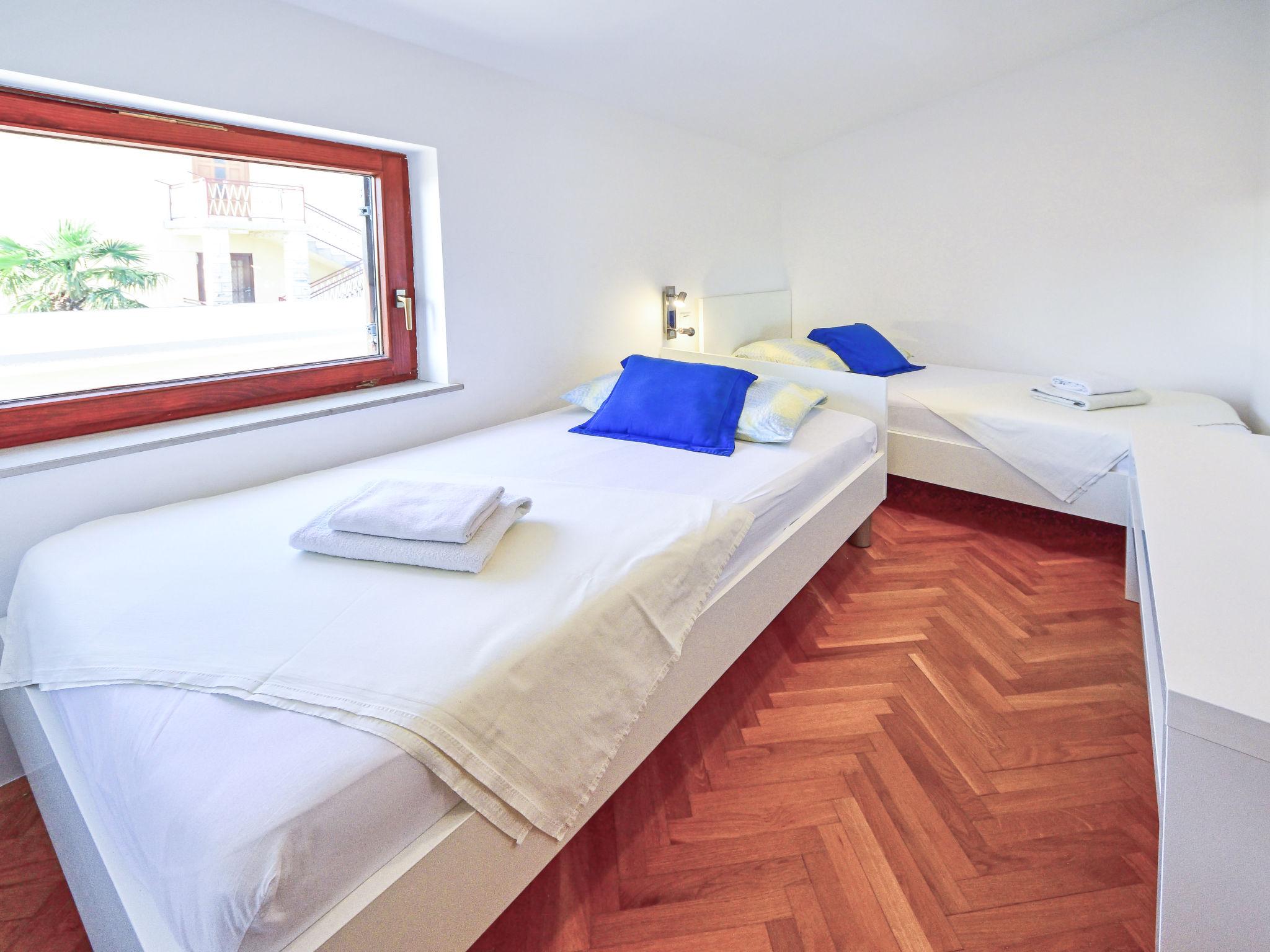 Foto 11 - Apartment mit 2 Schlafzimmern in Crikvenica mit garten und blick aufs meer