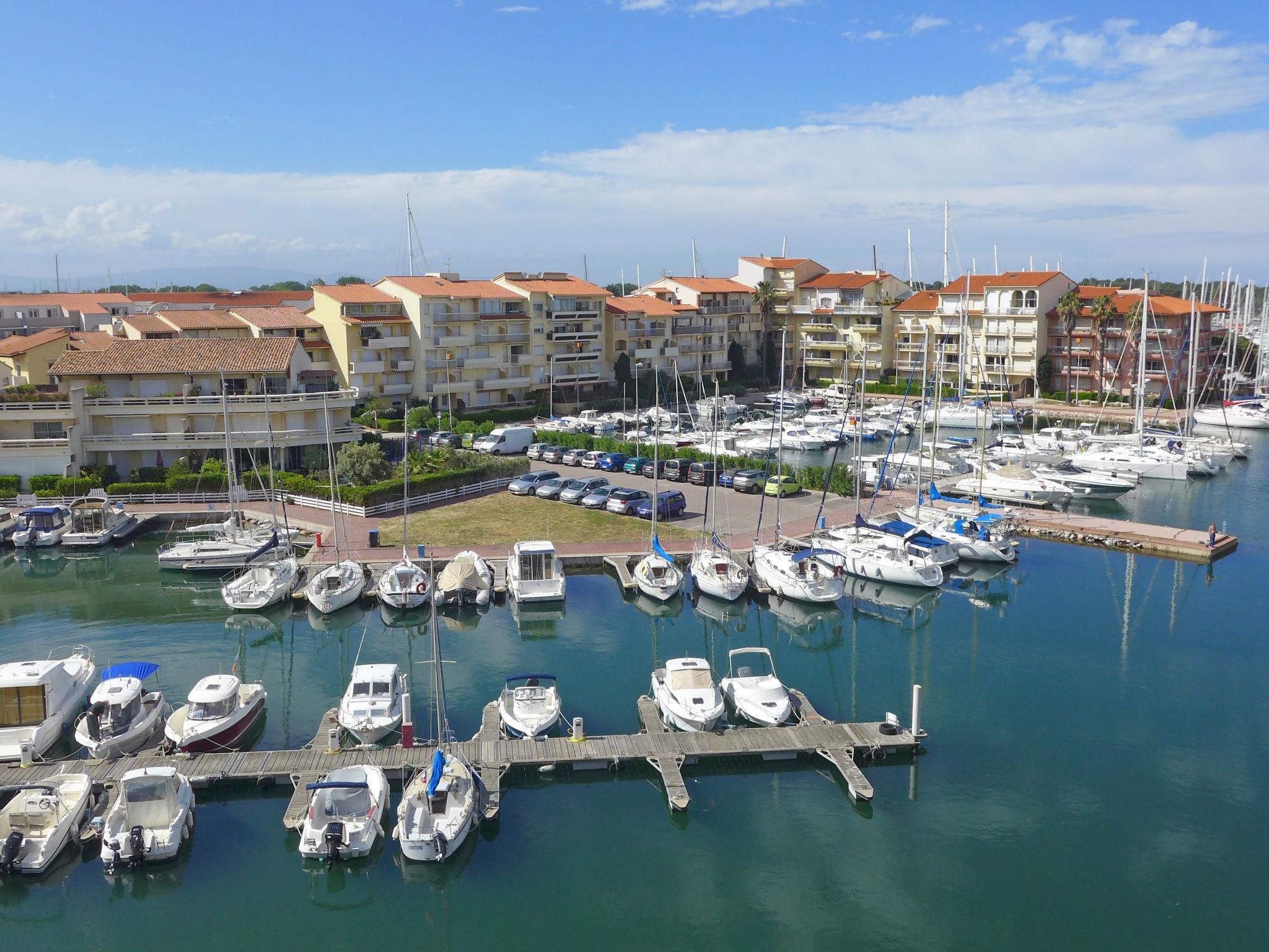 Photo 14 - 1 bedroom Apartment in Canet-en-Roussillon with terrace and sea view