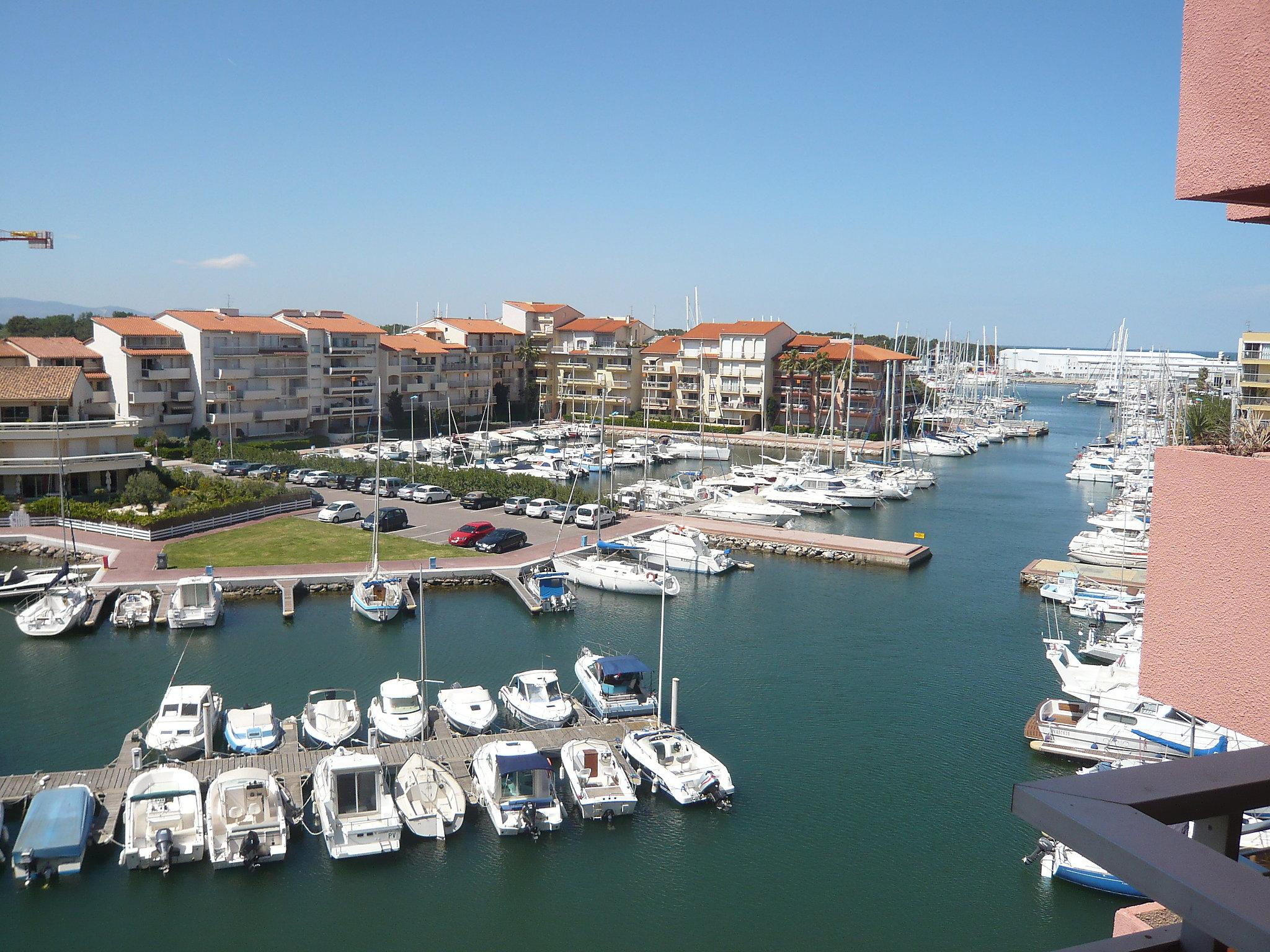 Foto 15 - Appartamento con 1 camera da letto a Canet-en-Roussillon con terrazza