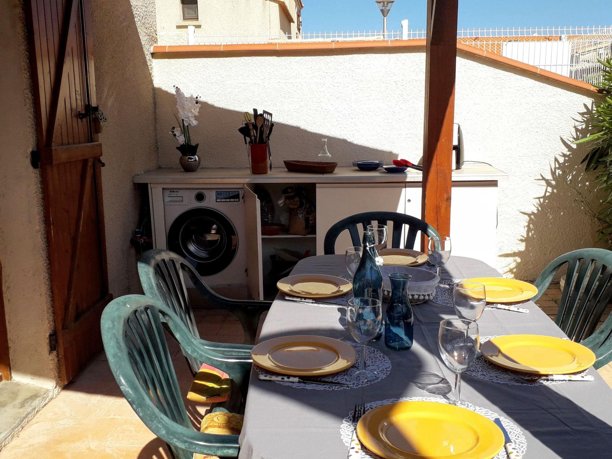 Photo 4 - 2 bedroom House in Le Barcarès with swimming pool and sea view