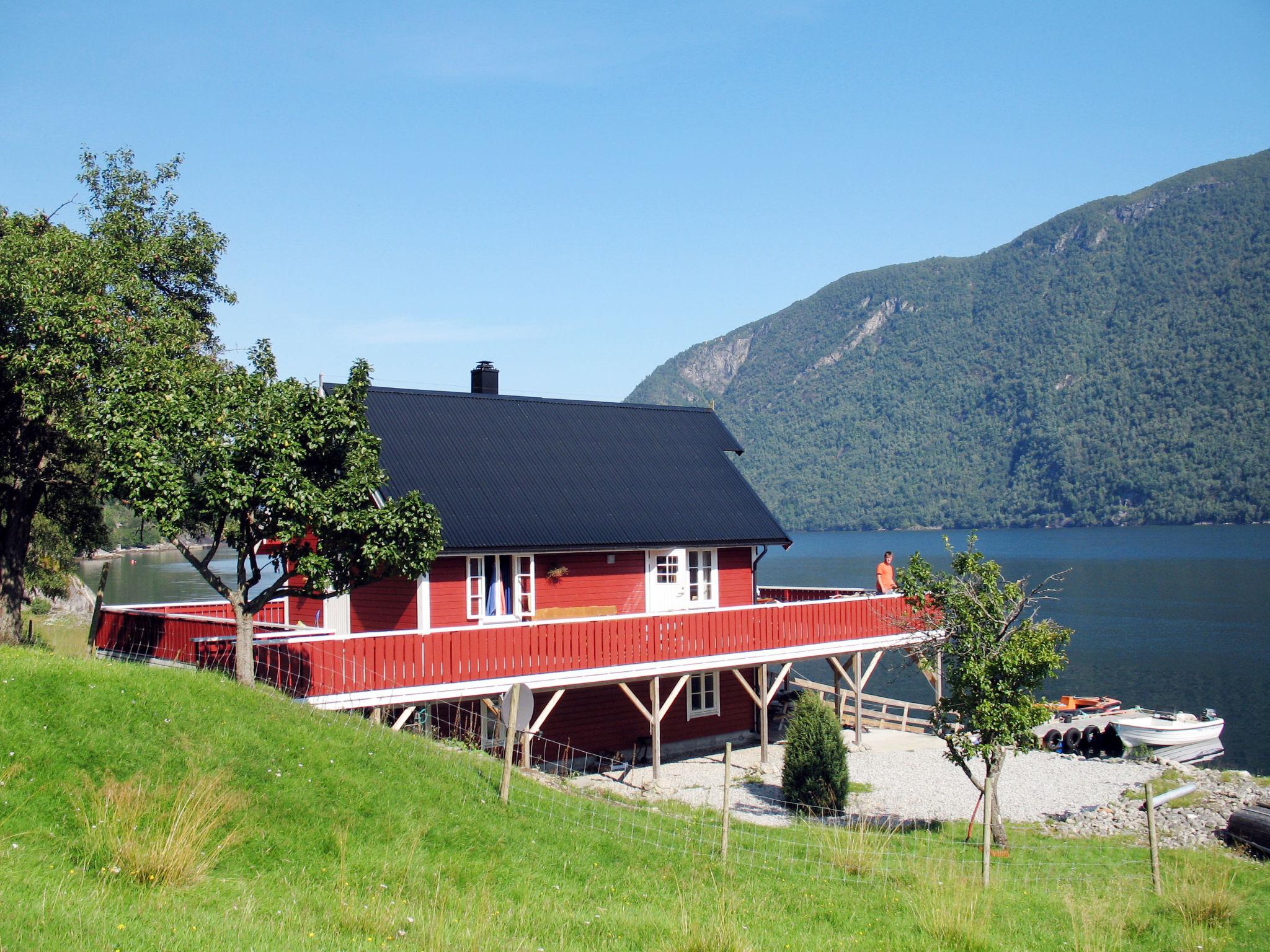 Foto 1 - Casa de 4 habitaciones en Vik i Sogn con terraza y sauna