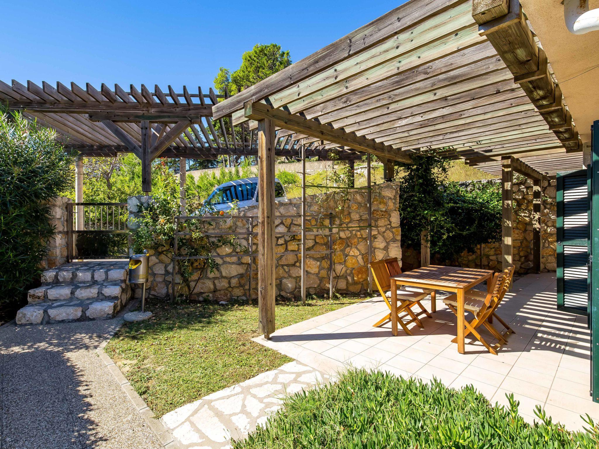 Photo 2 - Appartement de 1 chambre à Rab avec piscine et jardin