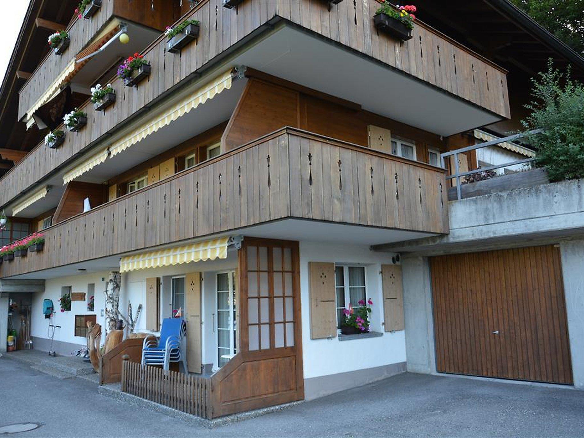 Foto 2 - Apartment mit 1 Schlafzimmer in Zweisimmen