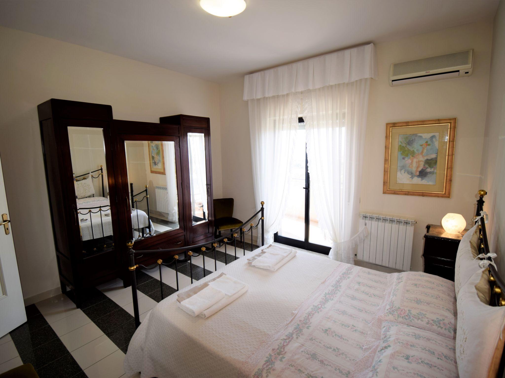 Photo 14 - 3 bedroom Apartment in Giarre