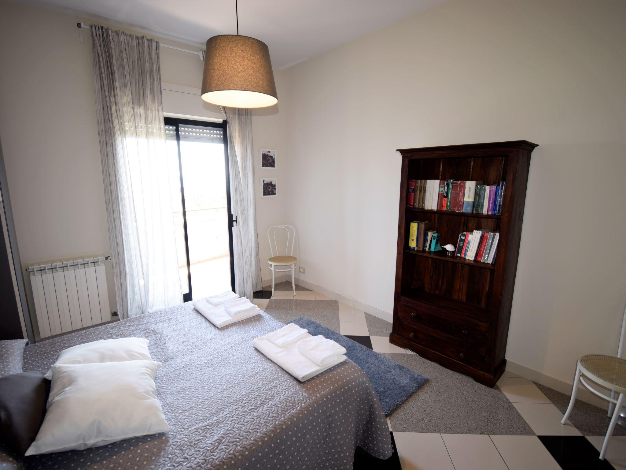 Foto 19 - Appartamento con 3 camere da letto a Giarre