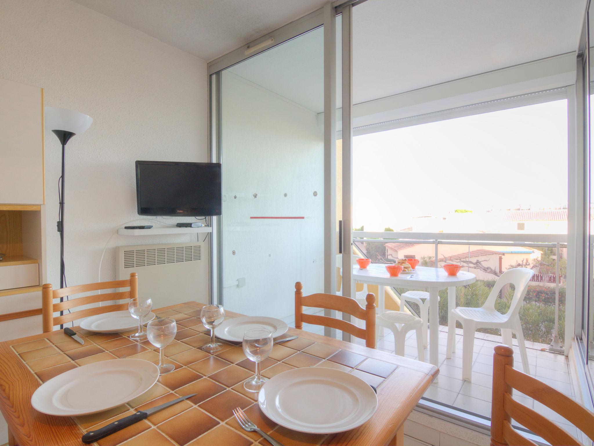 Foto 6 - Apartamento de 2 habitaciones en Le Grau-du-Roi con terraza y vistas al mar