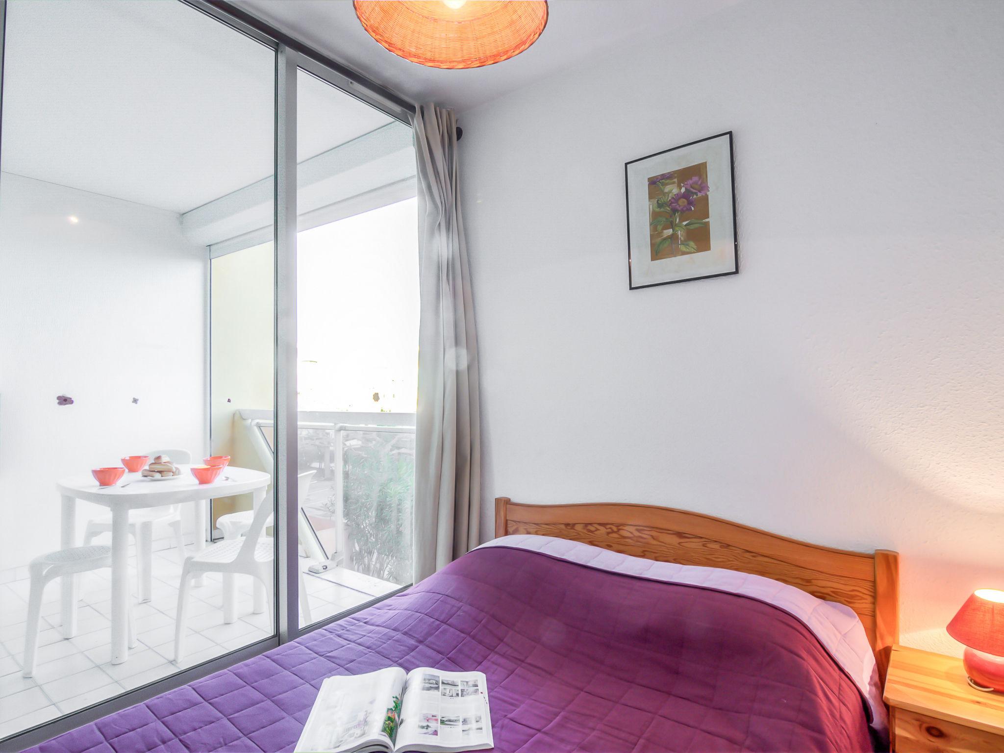 Foto 3 - Appartamento con 2 camere da letto a Le Grau-du-Roi con terrazza e vista mare