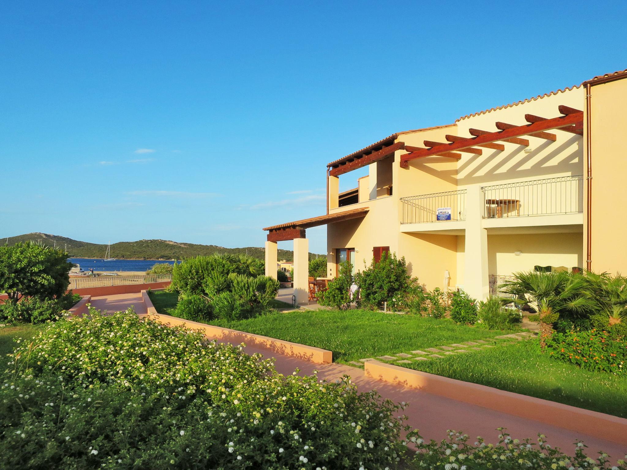 Foto 1 - Apartamento de 1 habitación en Santa Teresa Gallura con terraza y vistas al mar