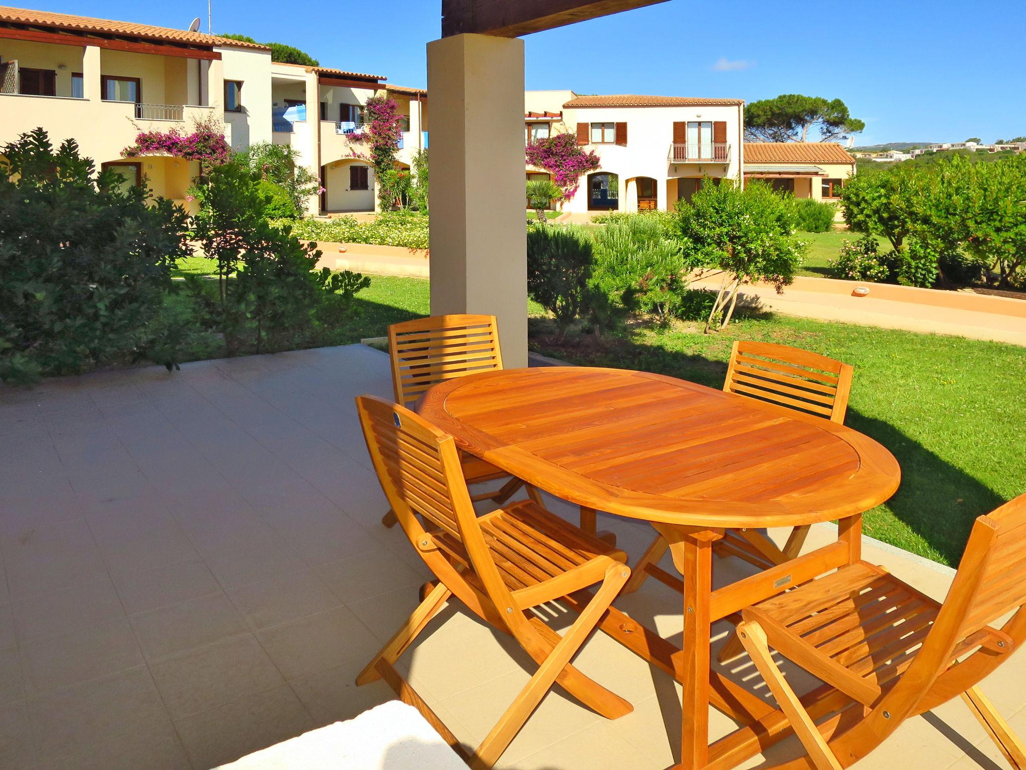 Foto 10 - Apartamento de 1 habitación en Santa Teresa Gallura con terraza y vistas al mar