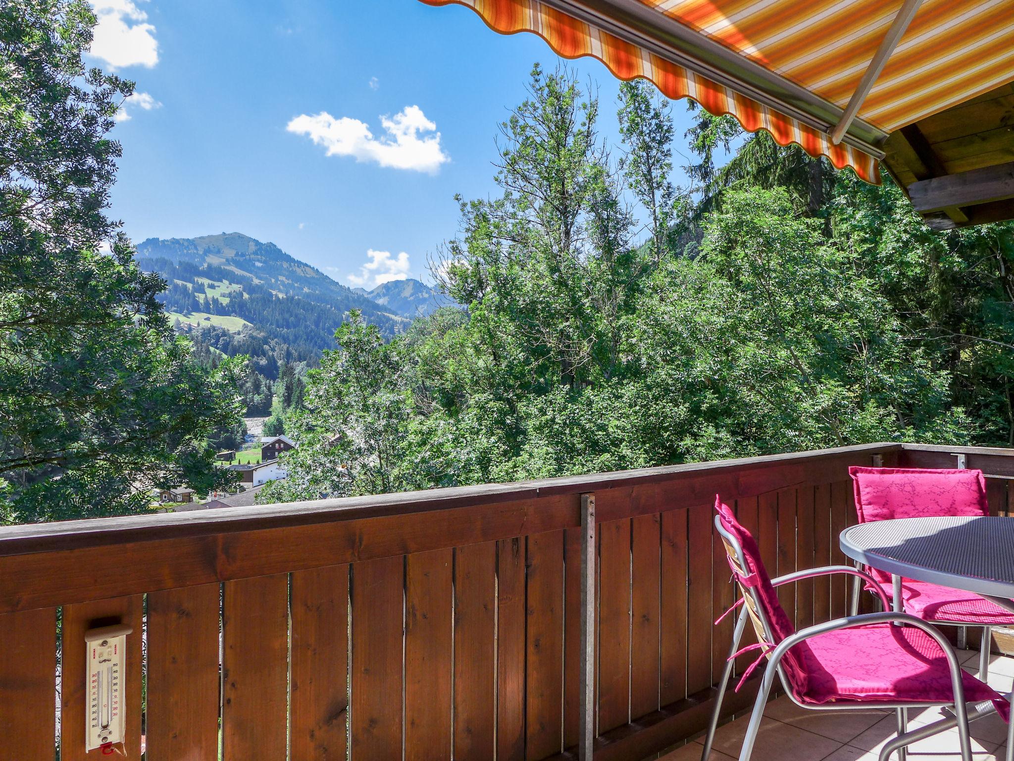 Photo 2 - 3 bedroom Apartment in Zweisimmen with mountain view
