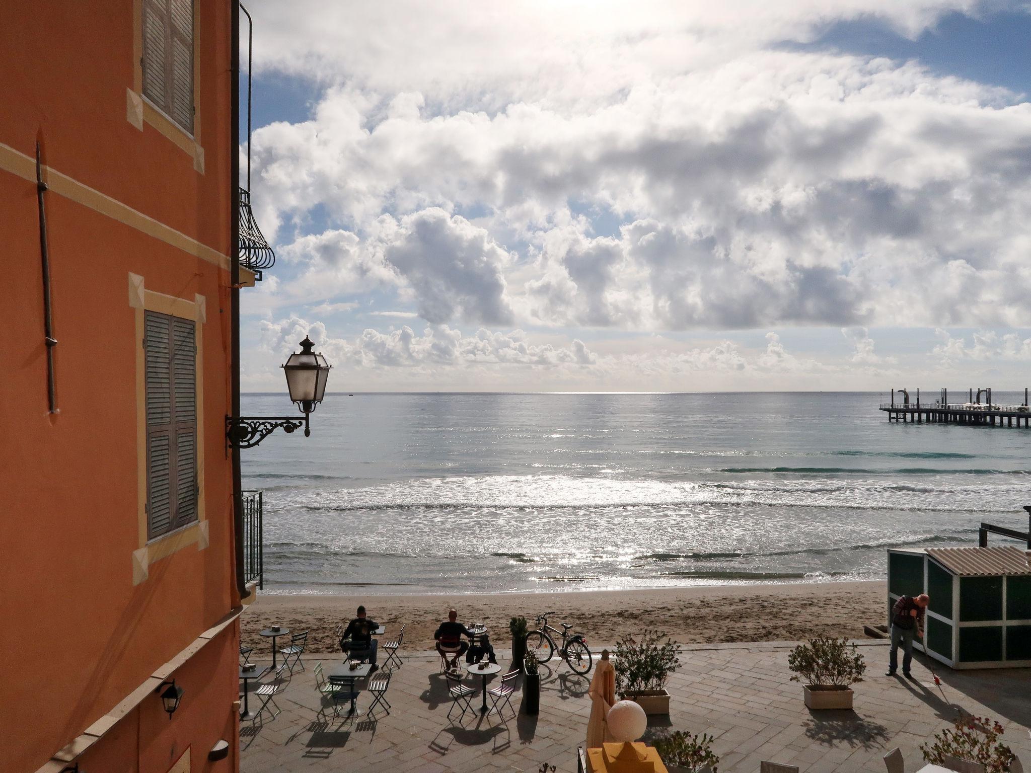 Photo 5 - Appartement de 2 chambres à Alassio avec vues à la mer