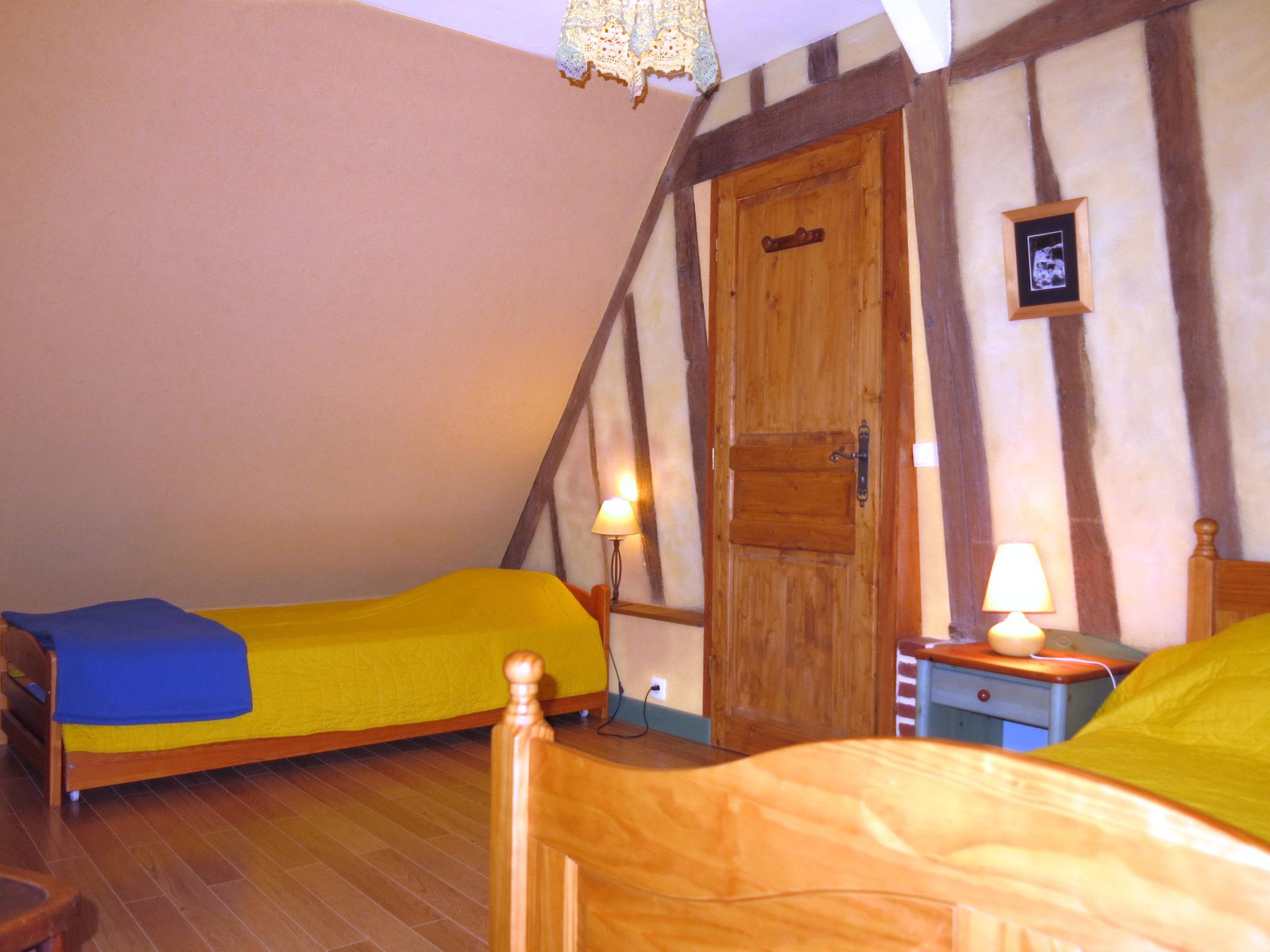 Foto 10 - Casa con 2 camere da letto a Courtonne-la-Meurdrac con giardino e vista mare