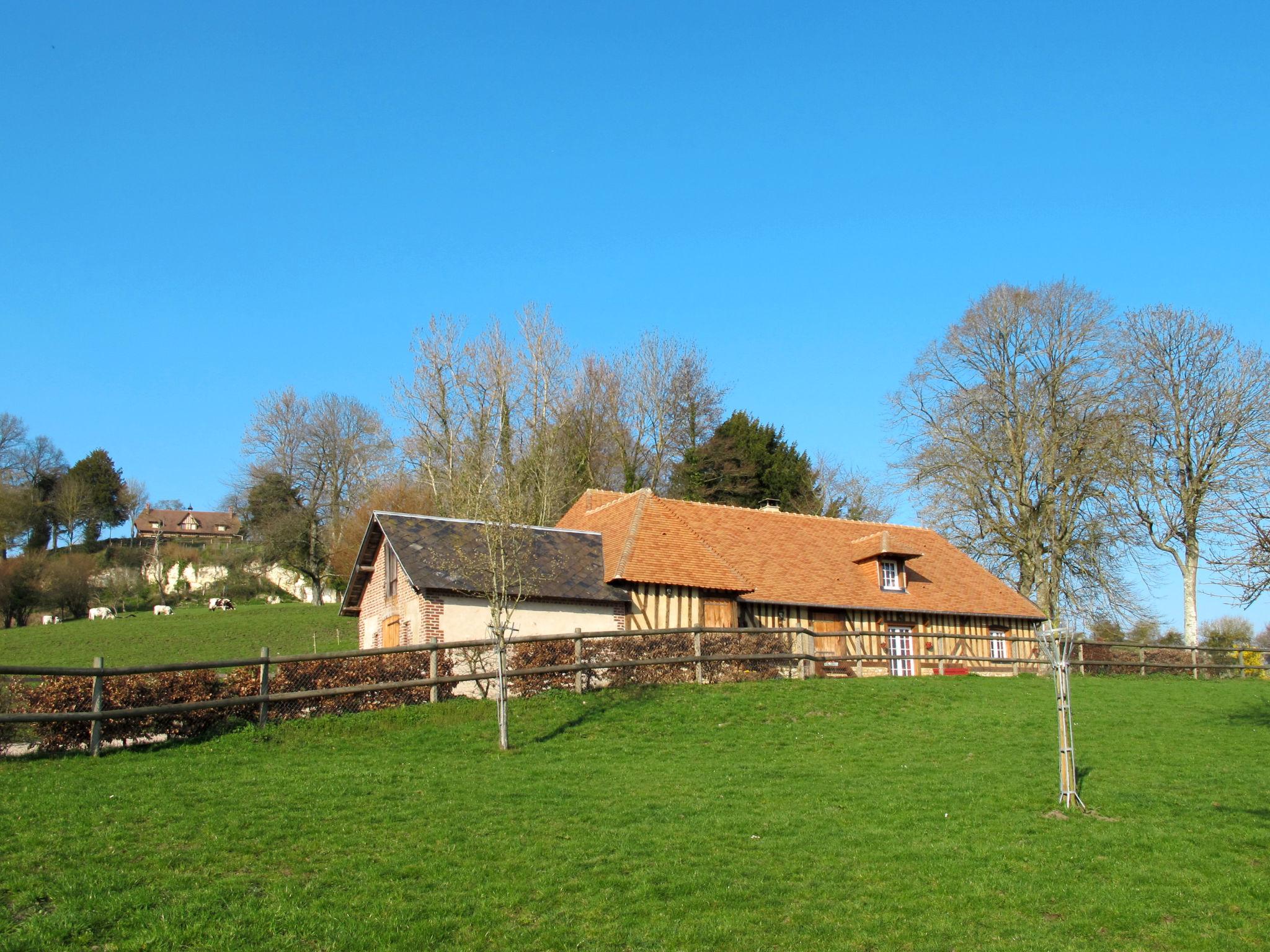 Foto 1 - Casa con 2 camere da letto a Courtonne-la-Meurdrac con giardino e vista mare