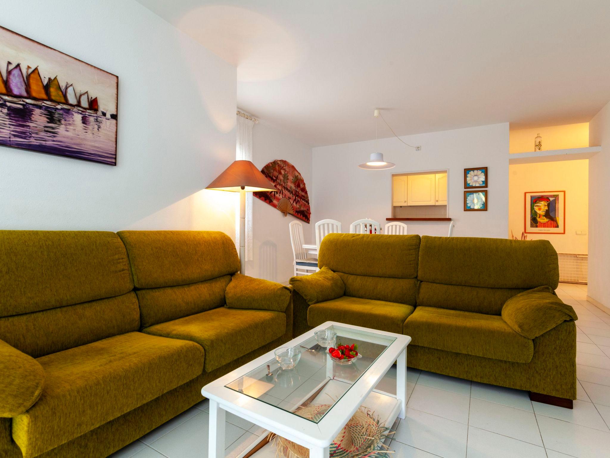 Photo 3 - 3 bedroom Apartment in Pals with swimming pool and garden