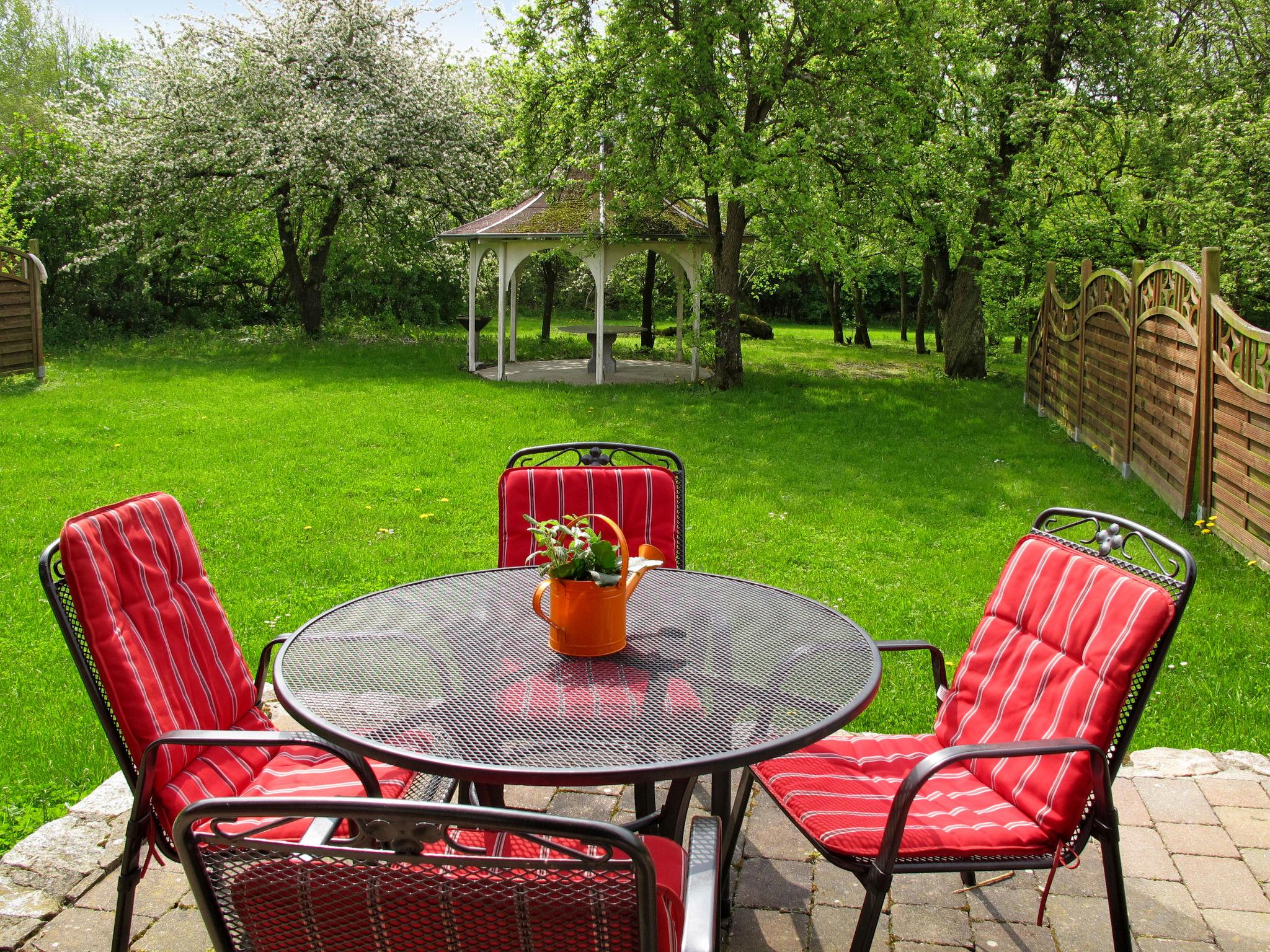 Foto 2 - Haus mit 1 Schlafzimmer in Woldegk mit garten und blick auf die berge