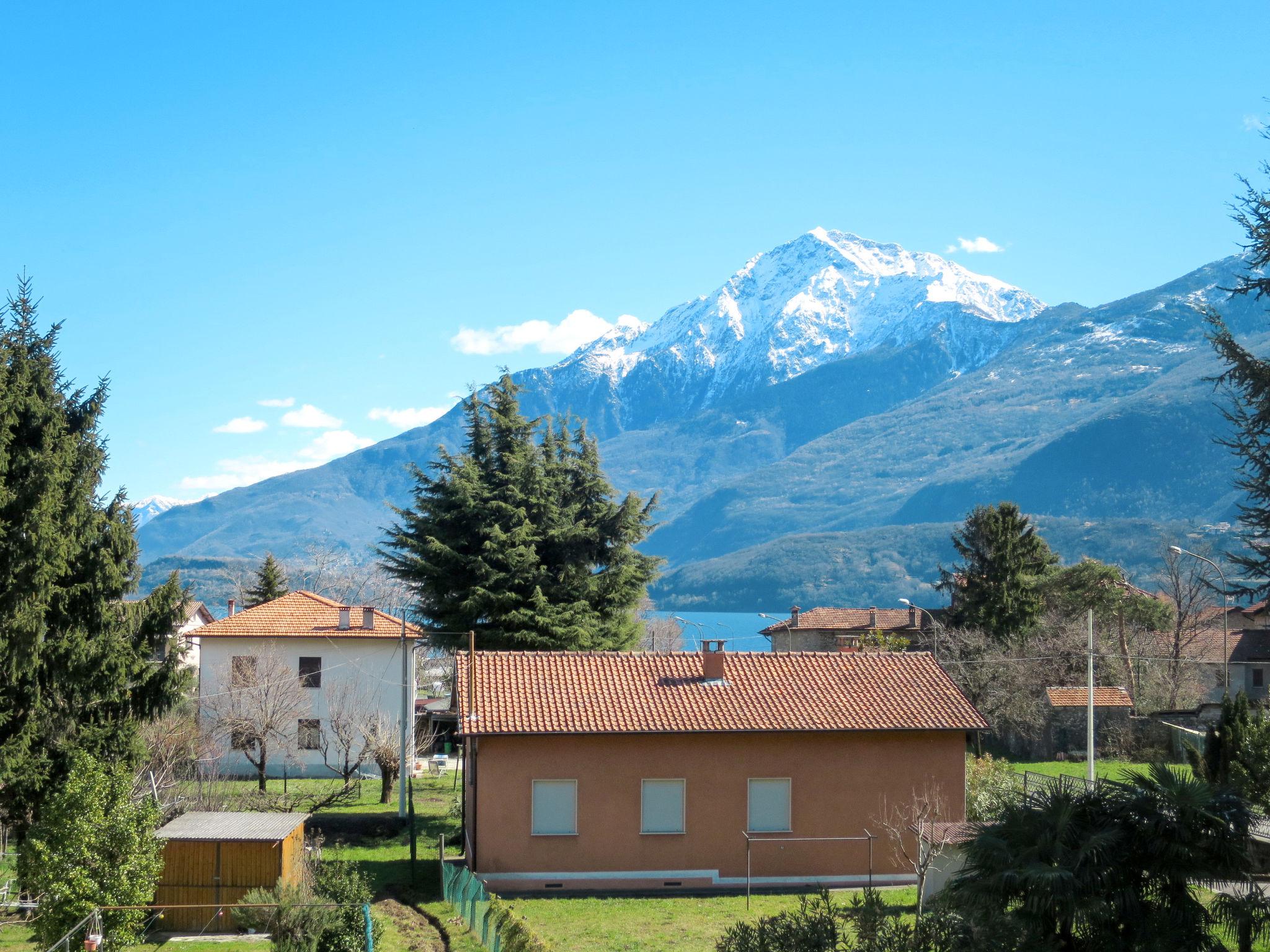 Foto 3 - Apartamento de 2 habitaciones en Dongo con terraza y vistas a la montaña