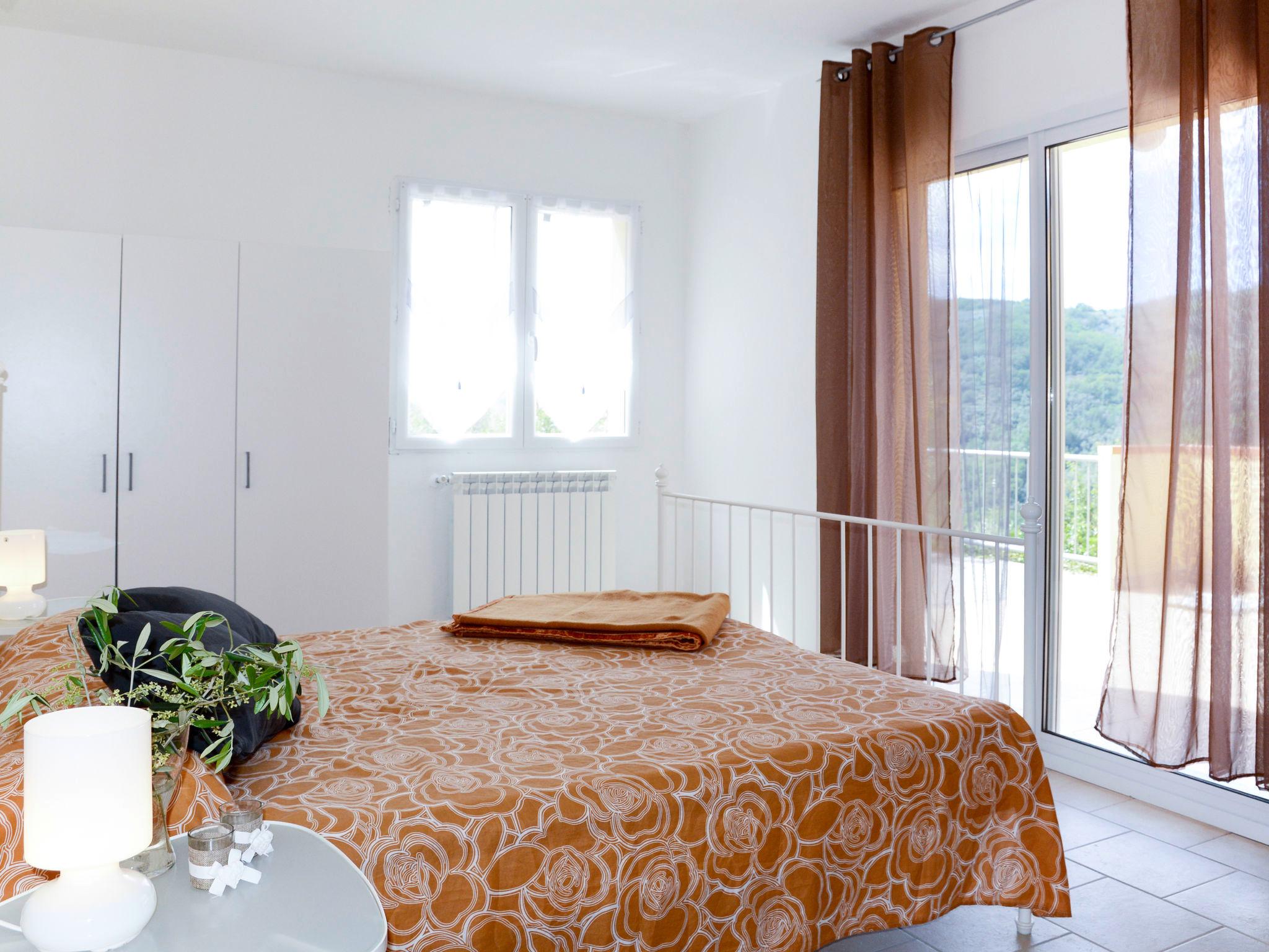 Foto 5 - Appartamento con 2 camere da letto a Prelà con piscina e giardino