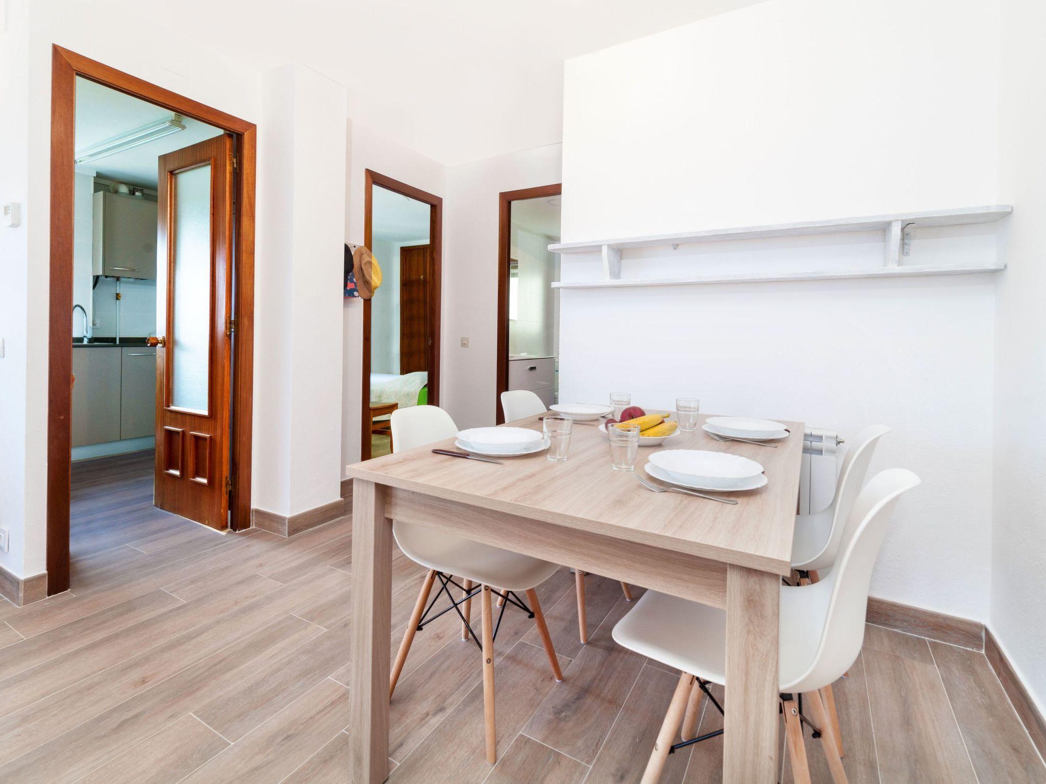 Photo 9 - 2 bedroom Apartment in Castell-Platja d'Aro with terrace