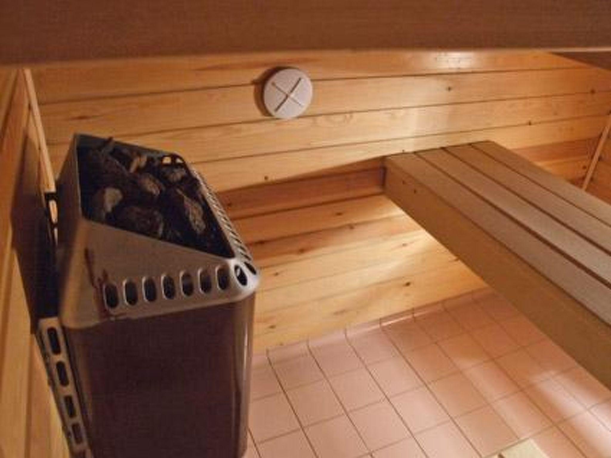 Foto 16 - Casa de 1 habitación en Kuusamo con sauna y vistas a la montaña
