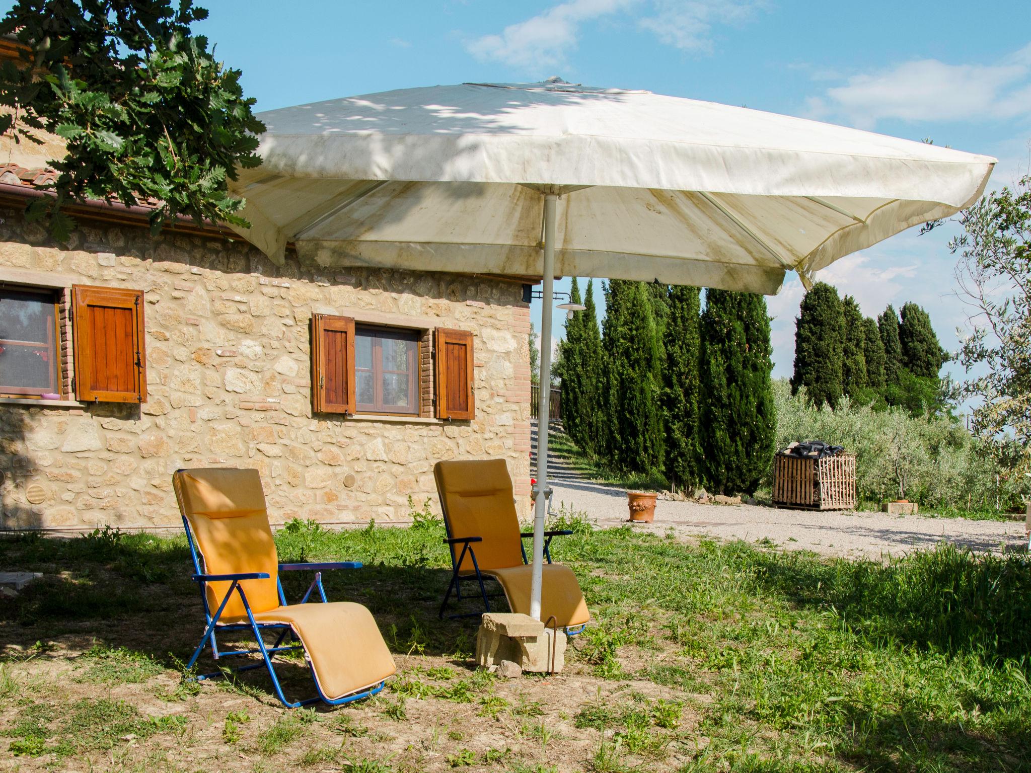 Photo 24 - Maison de 1 chambre à Volterra avec jardin et terrasse