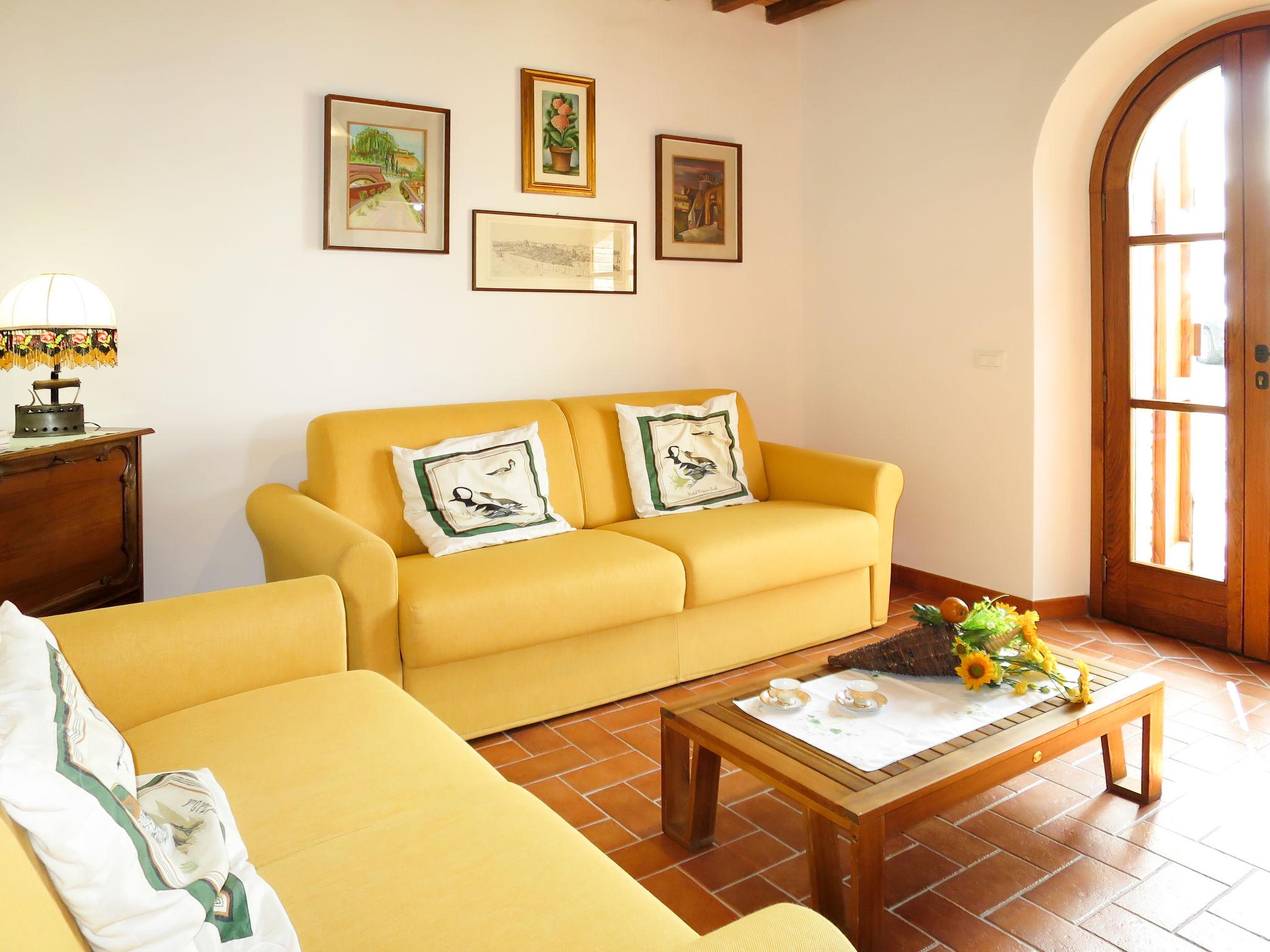 Photo 3 - Maison de 1 chambre à Volterra avec jardin et terrasse