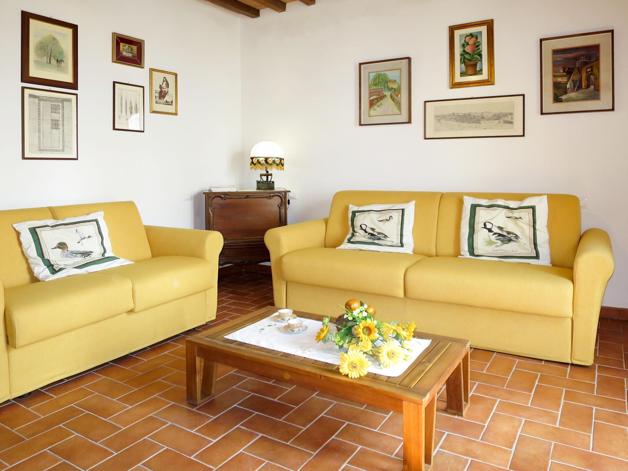 Photo 7 - Maison de 1 chambre à Volterra avec jardin et terrasse