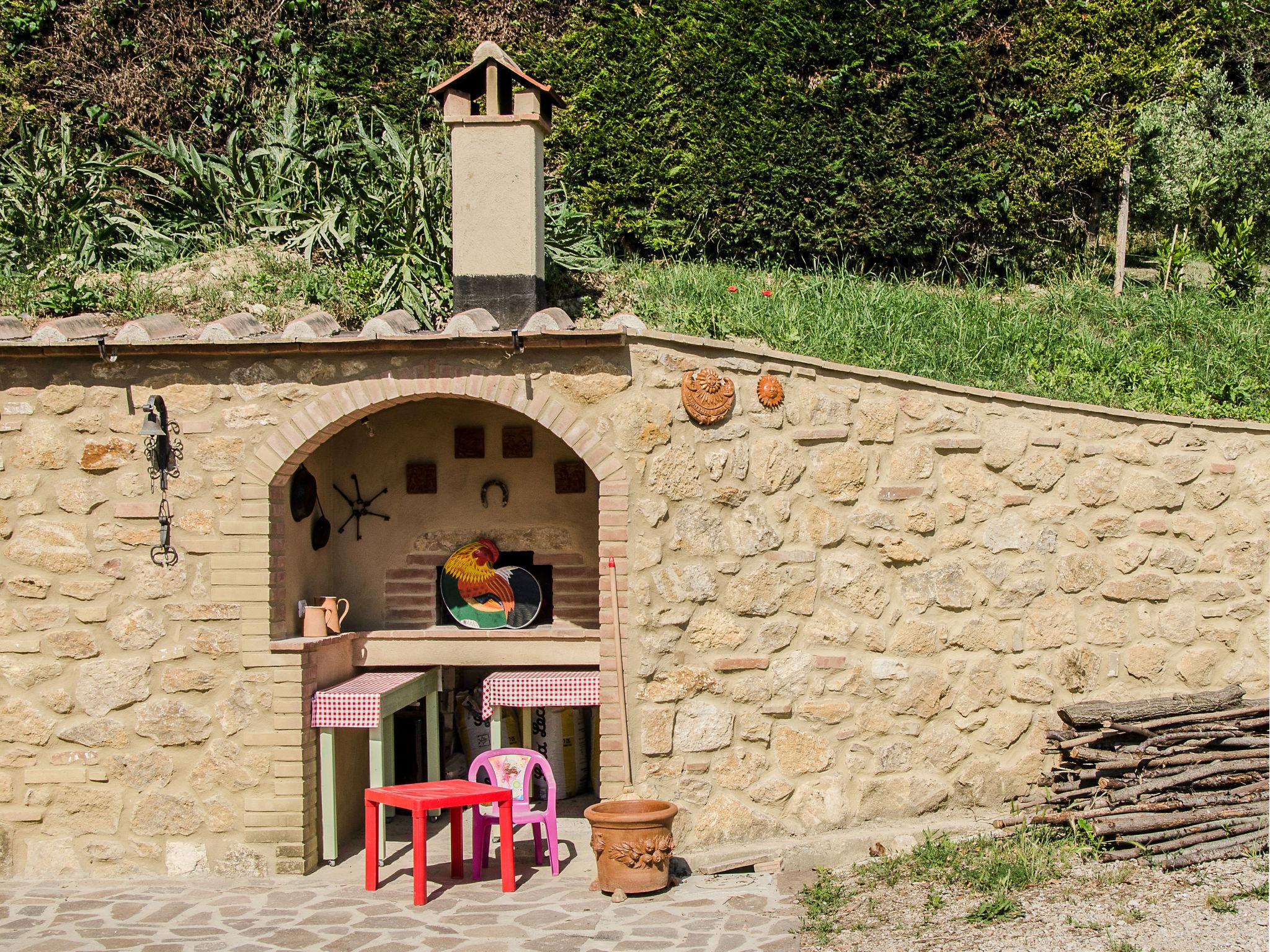 Photo 22 - Maison de 1 chambre à Volterra avec jardin et terrasse