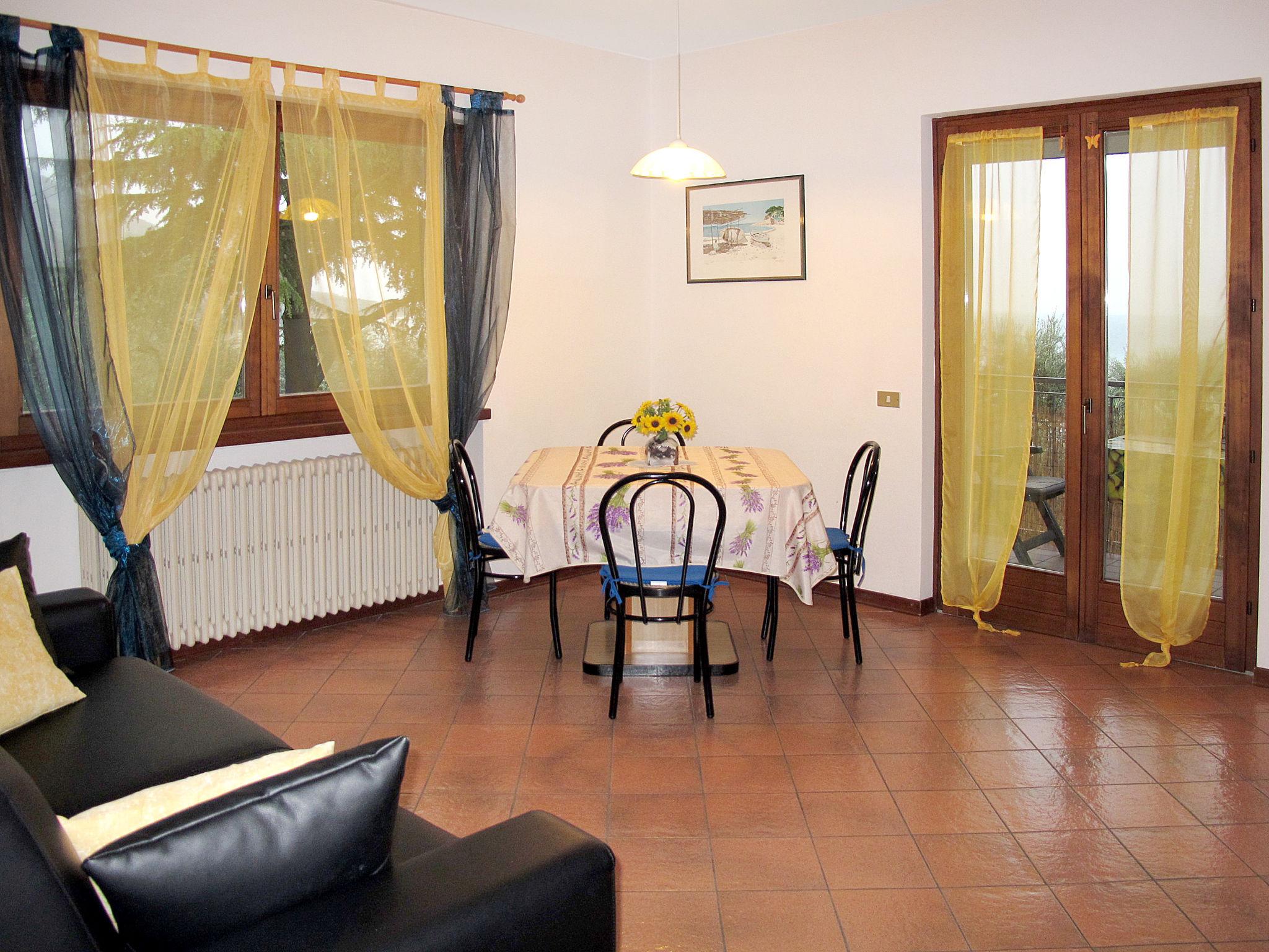 Photo 3 - 1 bedroom Apartment in Malcesine with garden