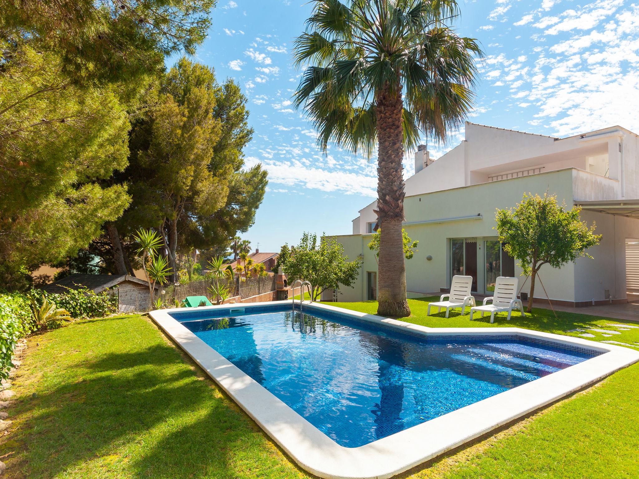 Photo 6 - 4 bedroom House in Calafell with private pool and sea view