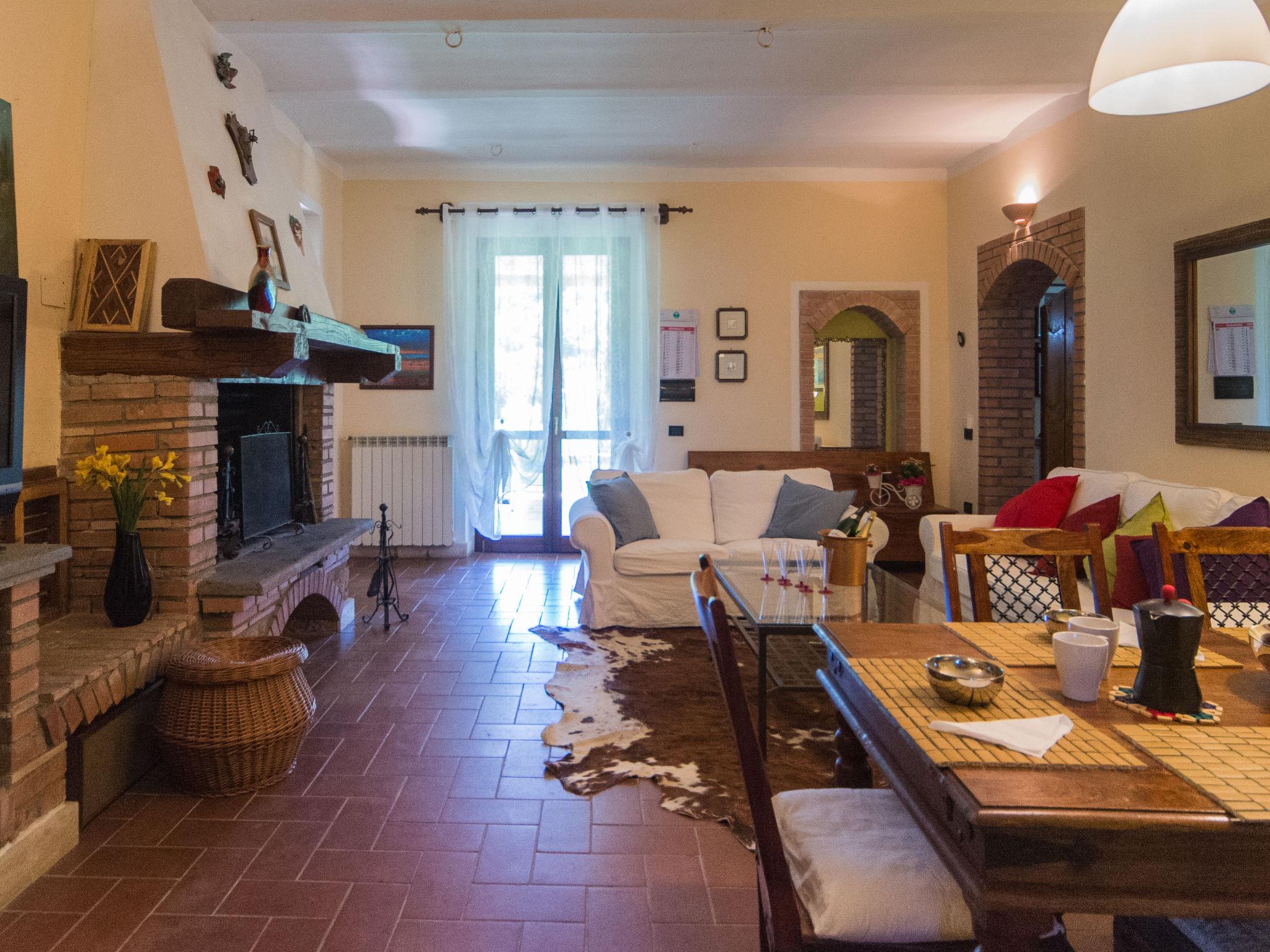 Photo 13 - 2 bedroom Apartment in Montefiascone with swimming pool and garden