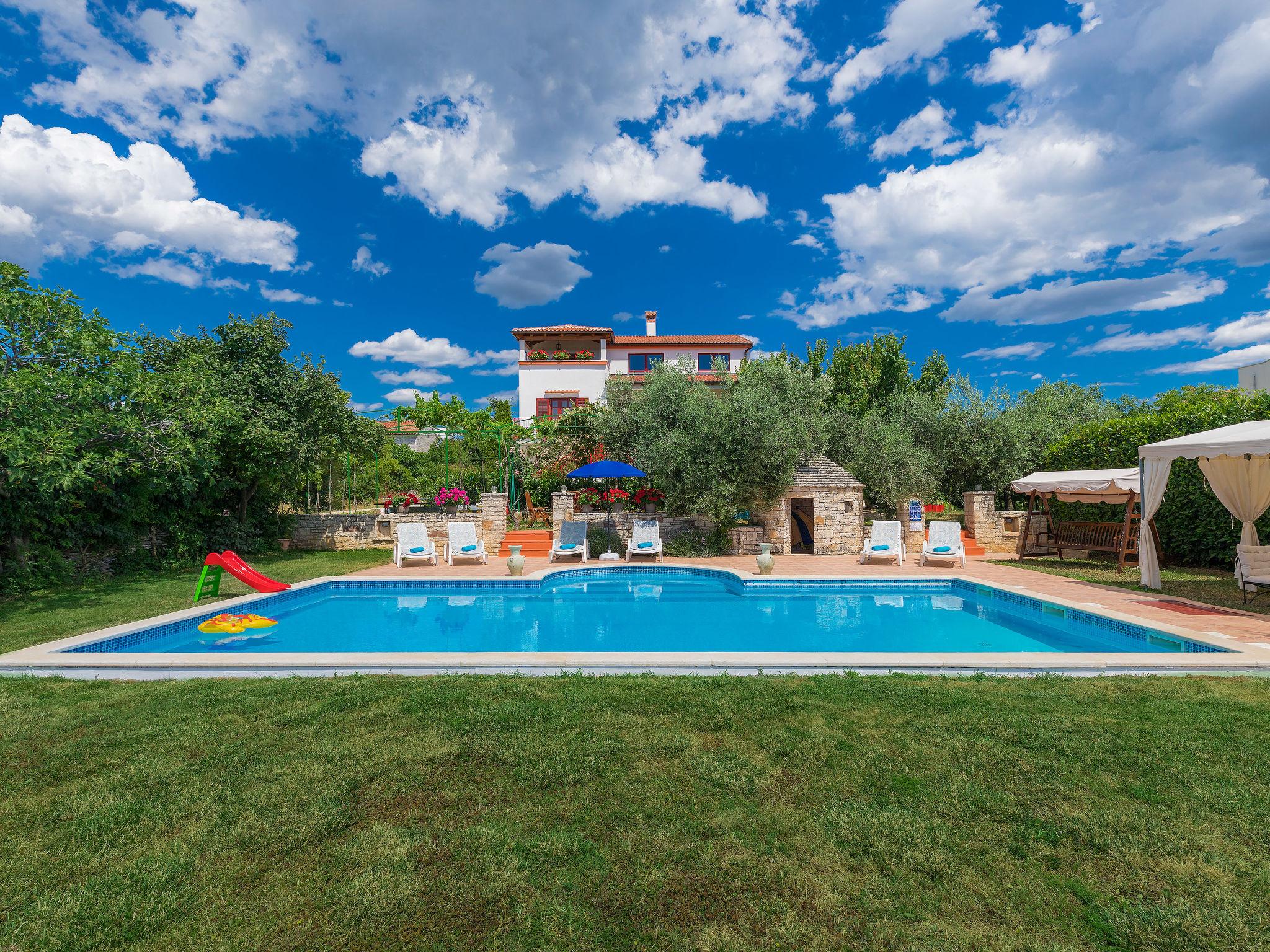 Photo 1 - Appartement de 2 chambres à Kanfanar avec piscine et vues à la mer