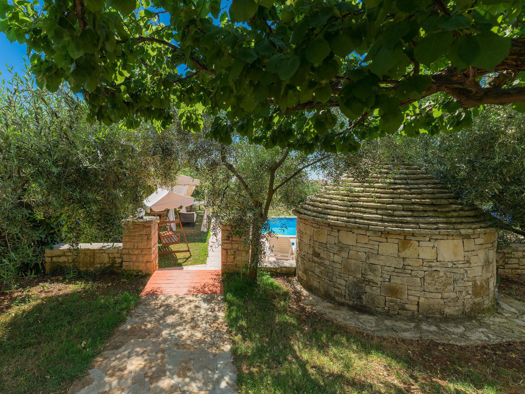 Foto 24 - Appartamento con 2 camere da letto a Kanfanar con piscina e vista mare