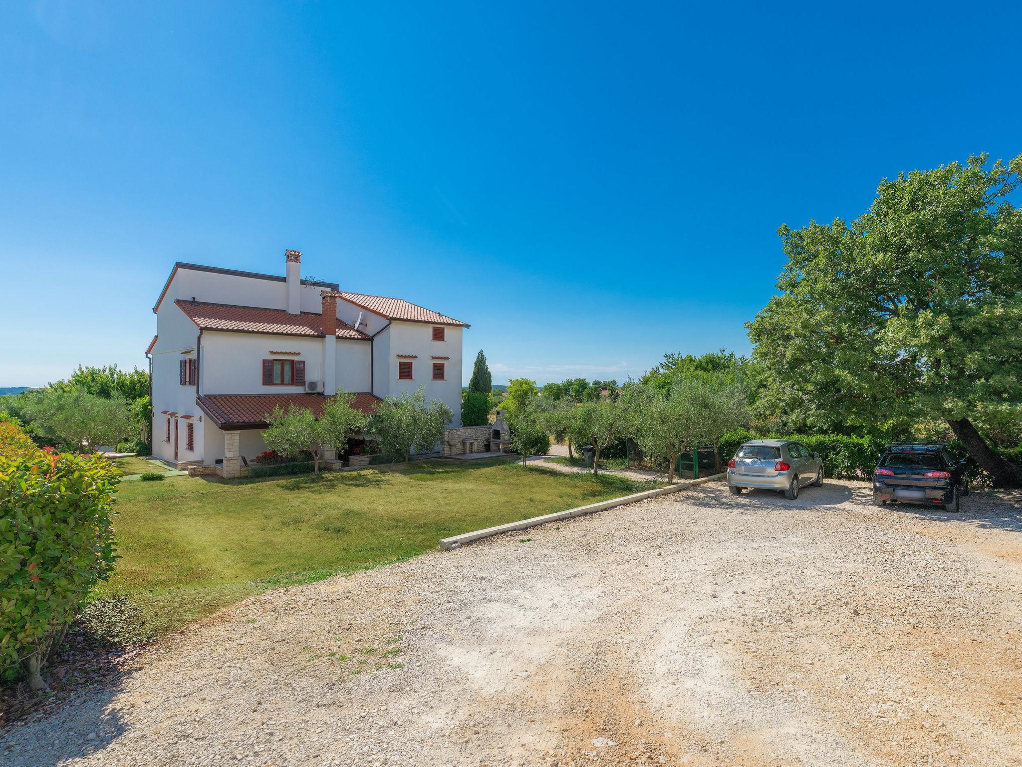 Foto 46 - Appartamento con 2 camere da letto a Kanfanar con piscina e giardino