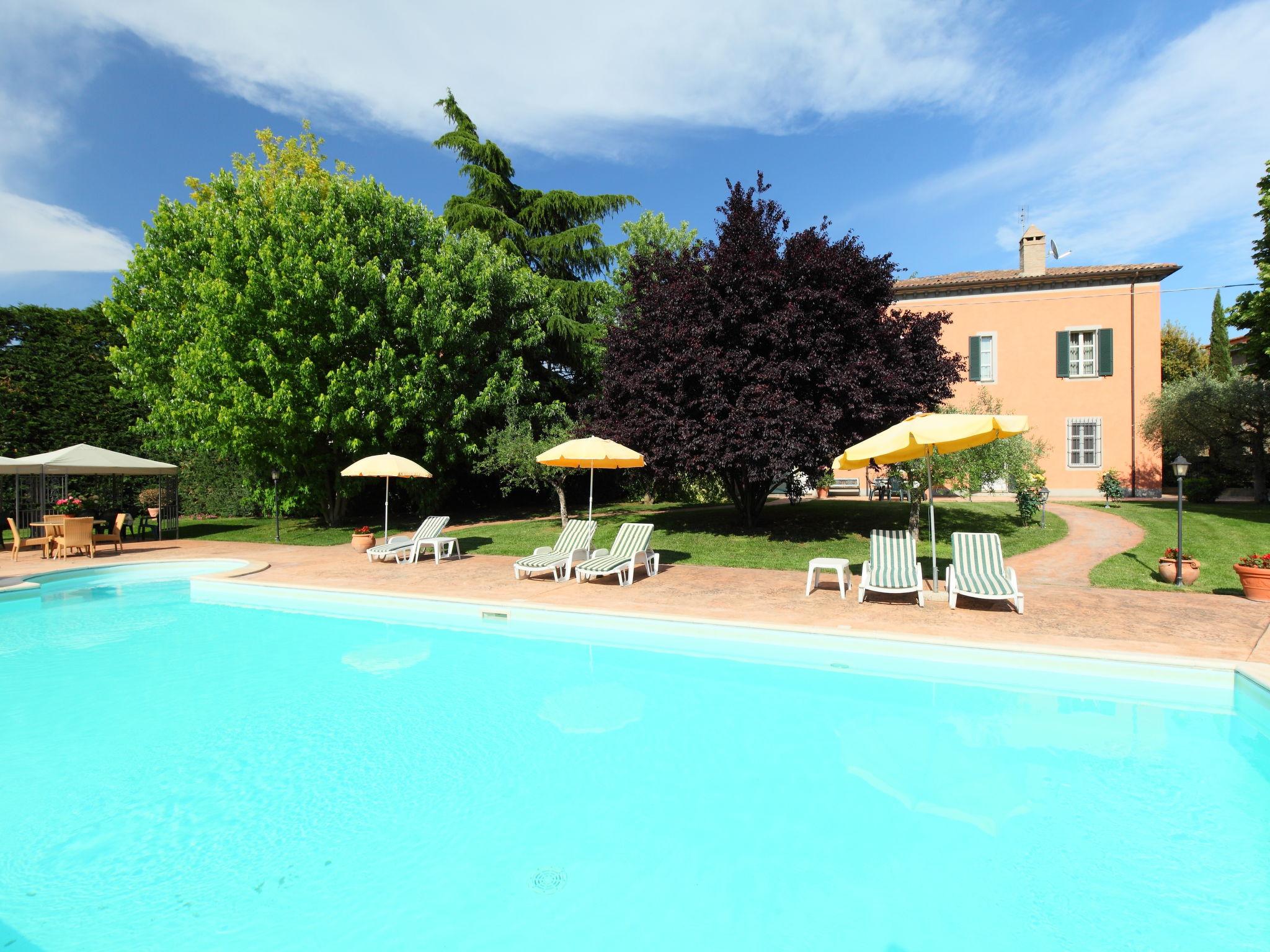 Photo 36 - Maison de 6 chambres à Bettona avec piscine privée et jardin