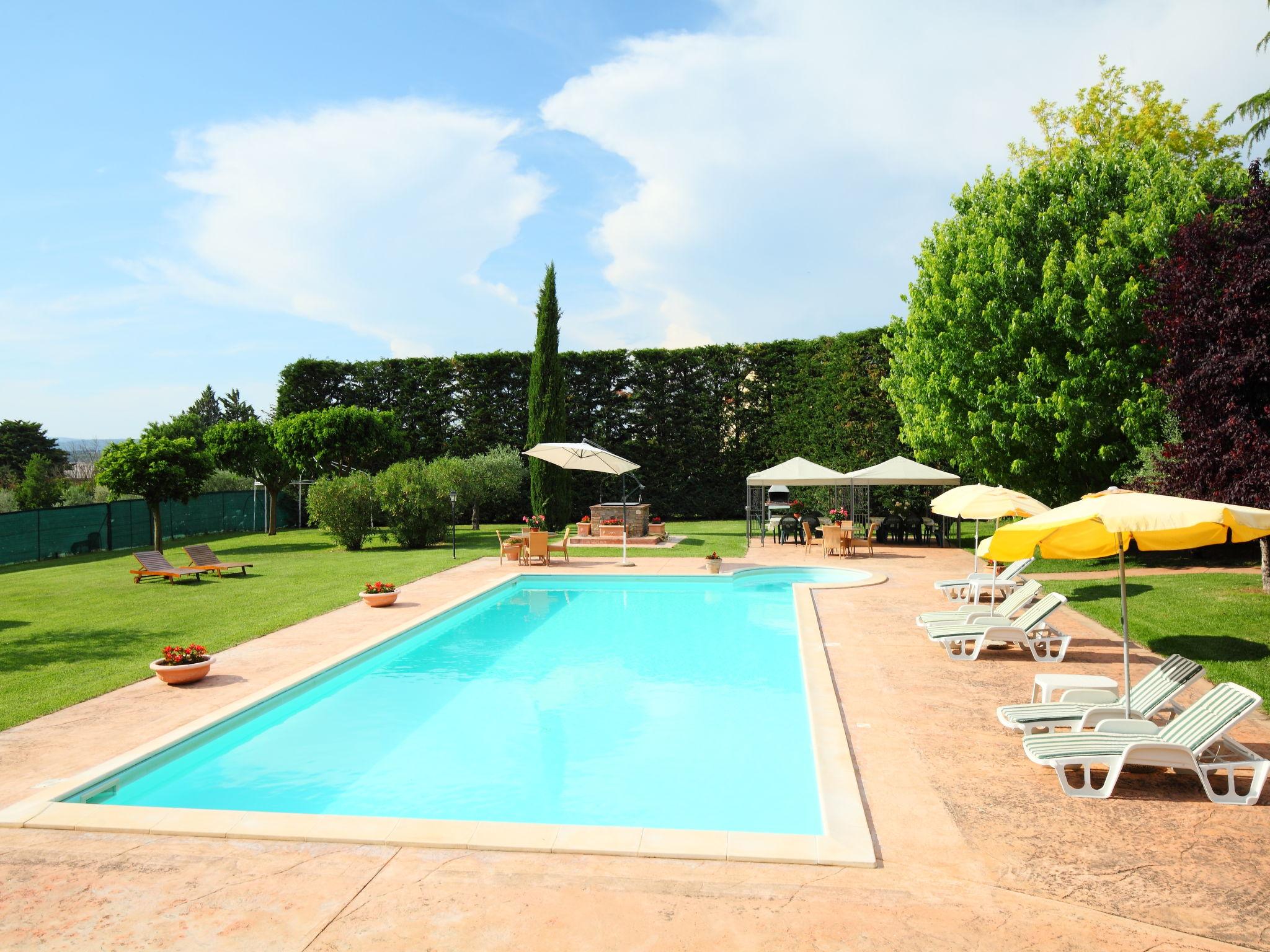 Photo 35 - Maison de 6 chambres à Bettona avec piscine privée et jardin