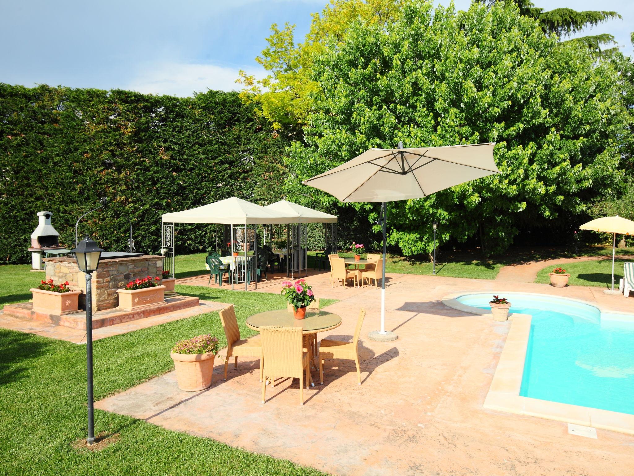 Photo 4 - Maison de 6 chambres à Bettona avec piscine privée et jardin