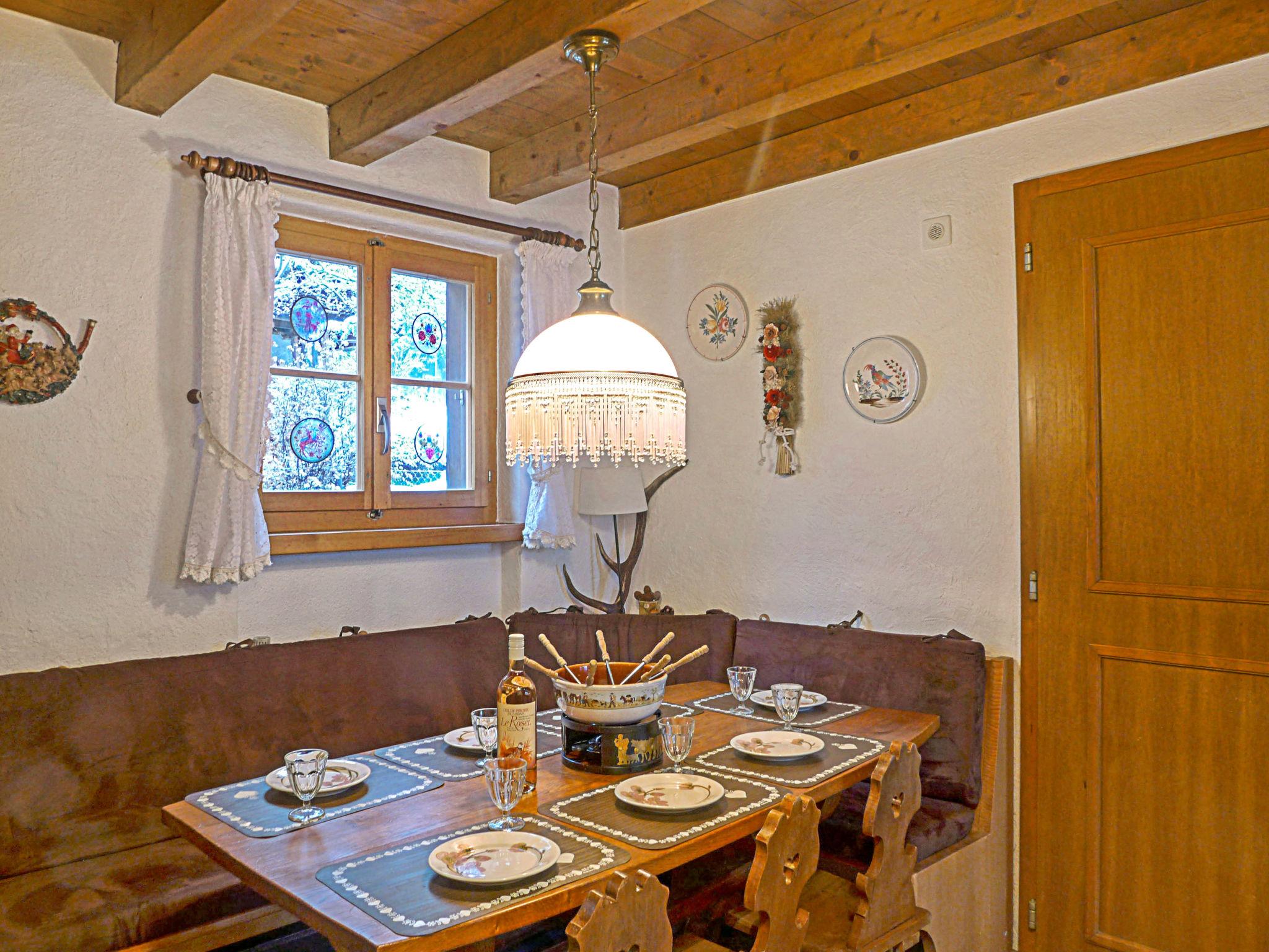 Photo 10 - Appartement de 2 chambres à Lauterbrunnen avec vues sur la montagne